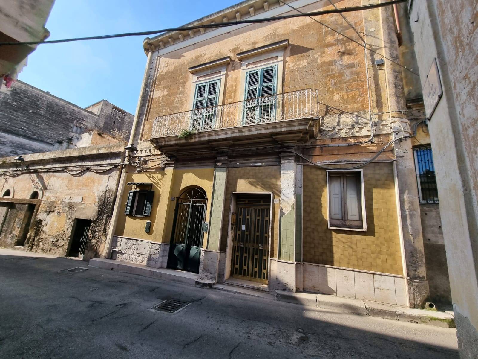 Casa indipendente con terrazzo, Massafra centro storico, quartiere san lorenzo