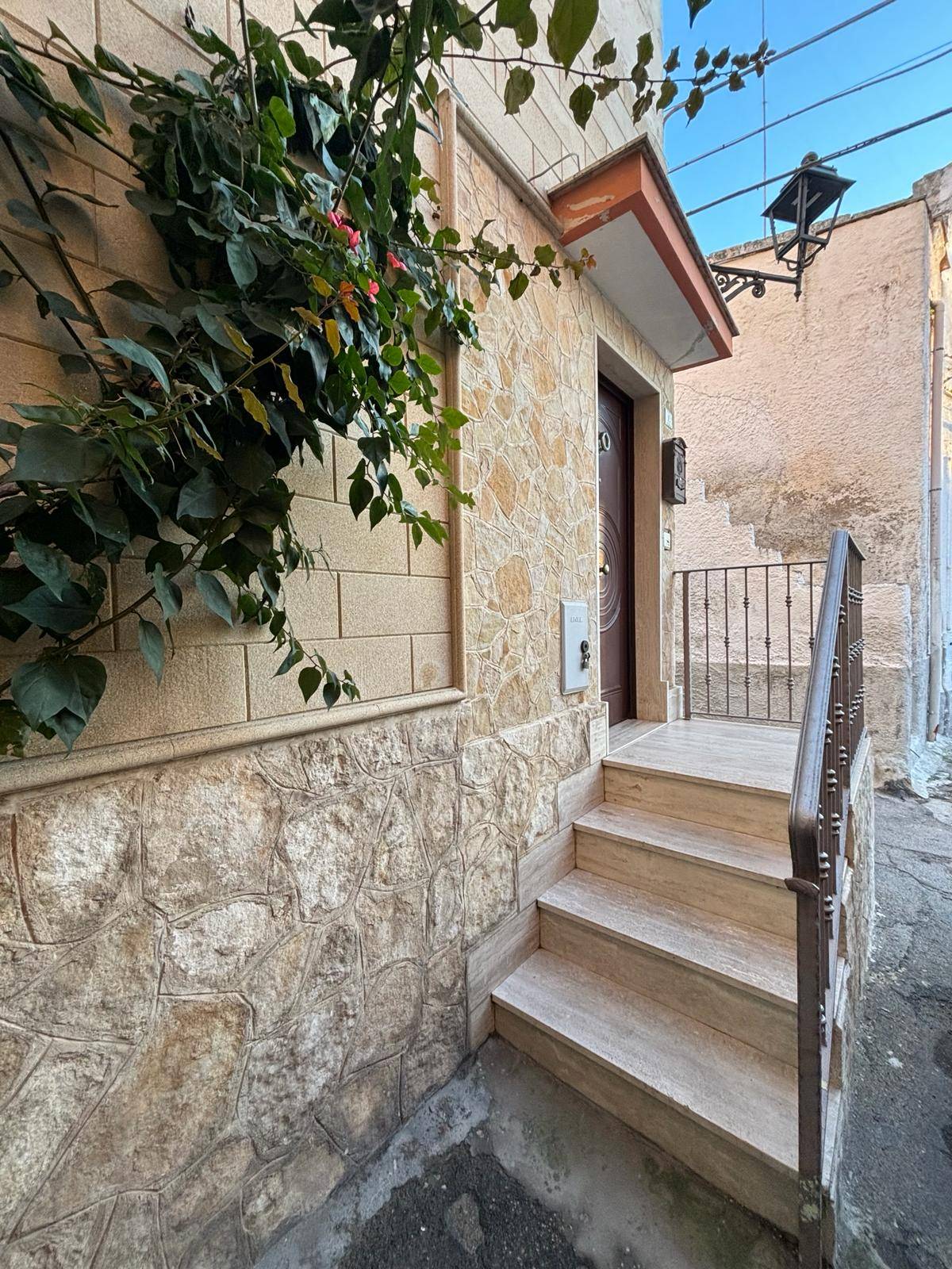 Casa indipendente con terrazzo, Massafra centro storico, quartiere ges bambino