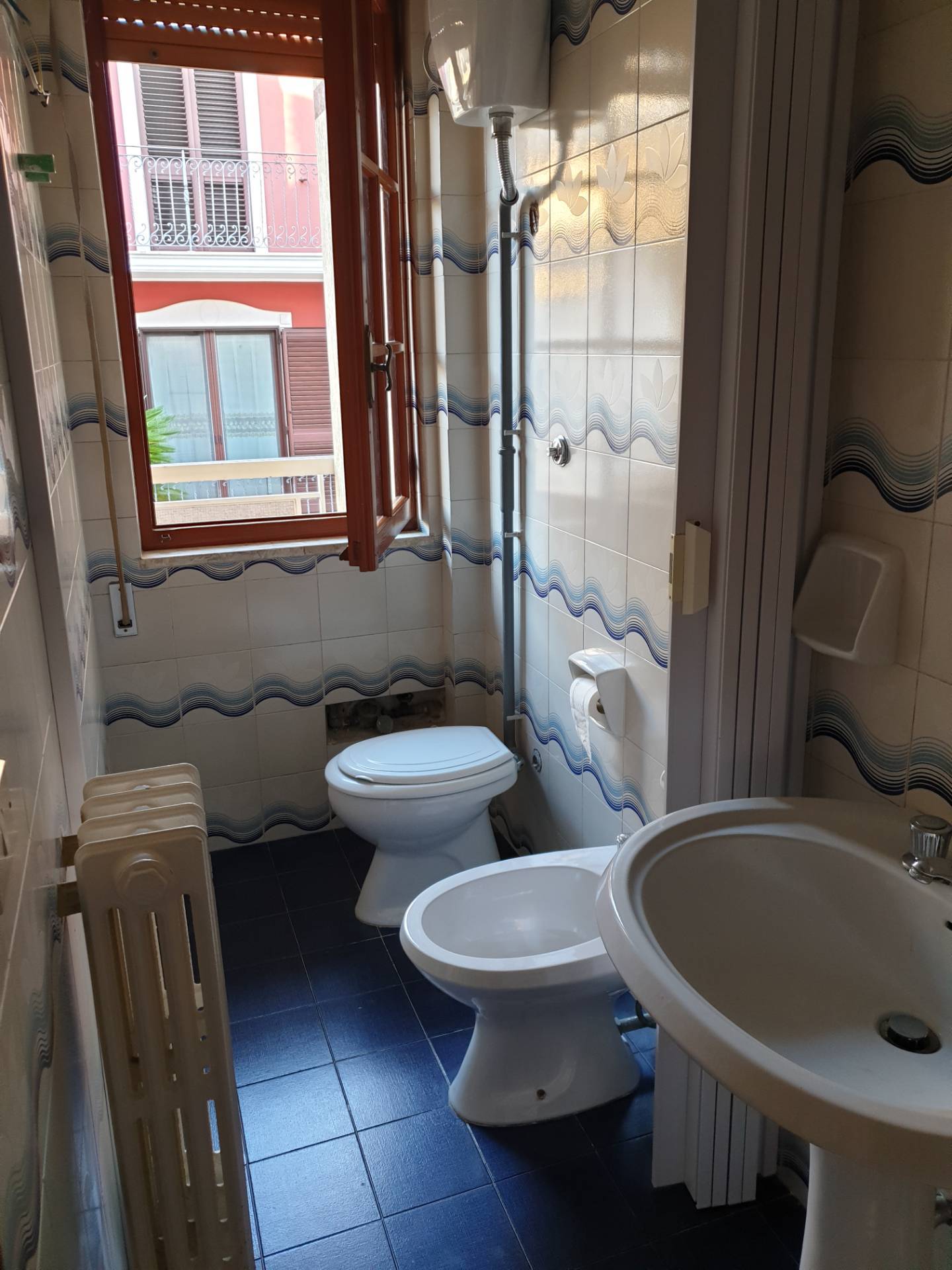 Locale commerciale in affitto a Massafra, Centro