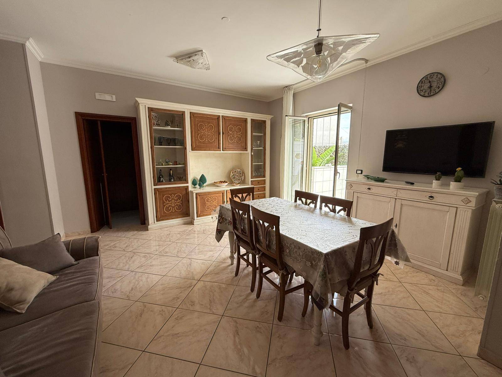 Stabile di due appartamenti in vendita a Palagiano