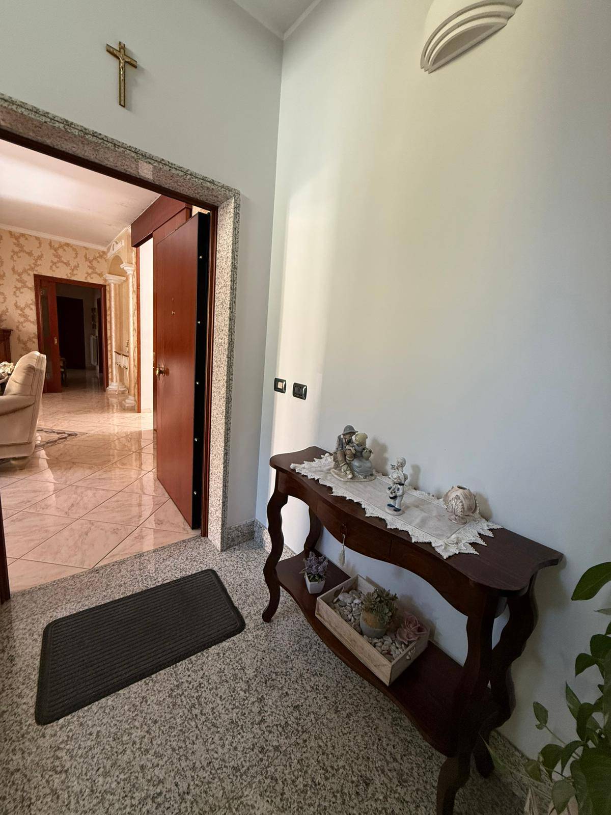 Stabile di due appartamenti in vendita a Palagiano