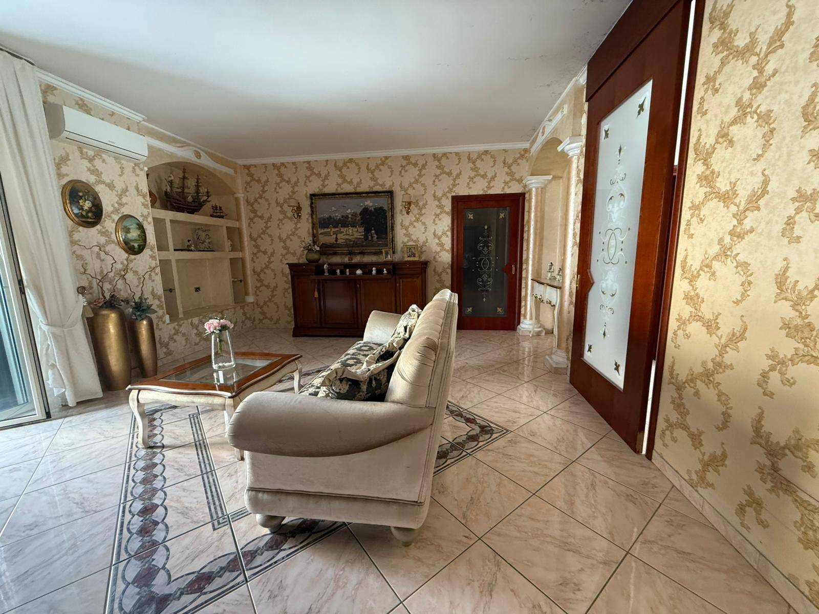 Stabile di due appartamenti in vendita a Palagiano