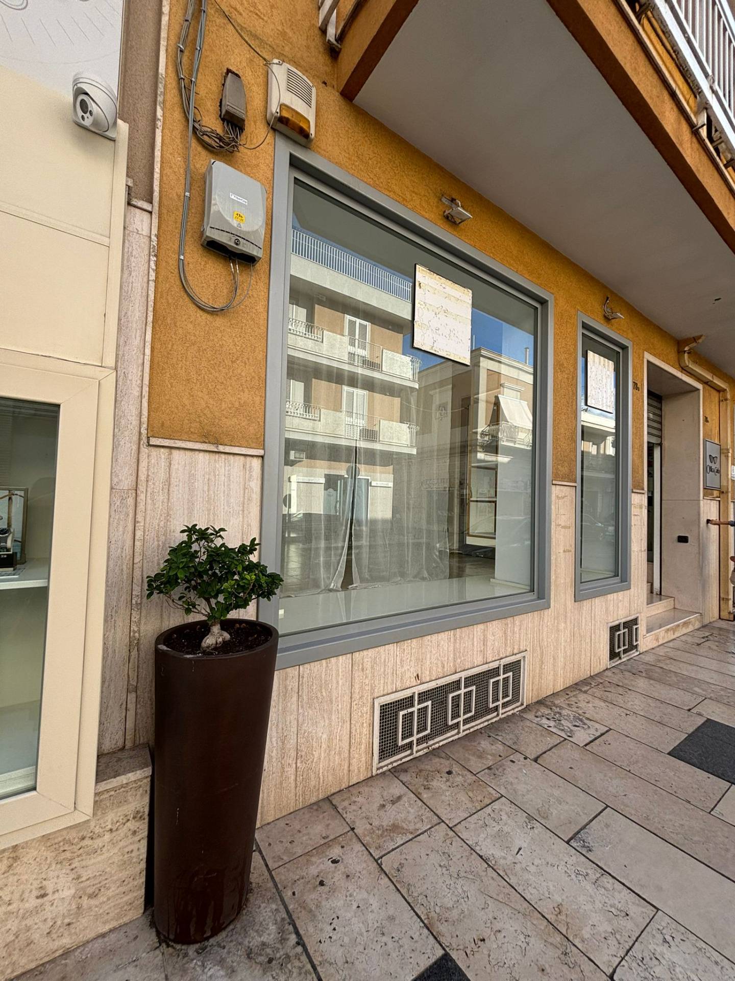 Locale commerciale in affitto a Massafra, Centro