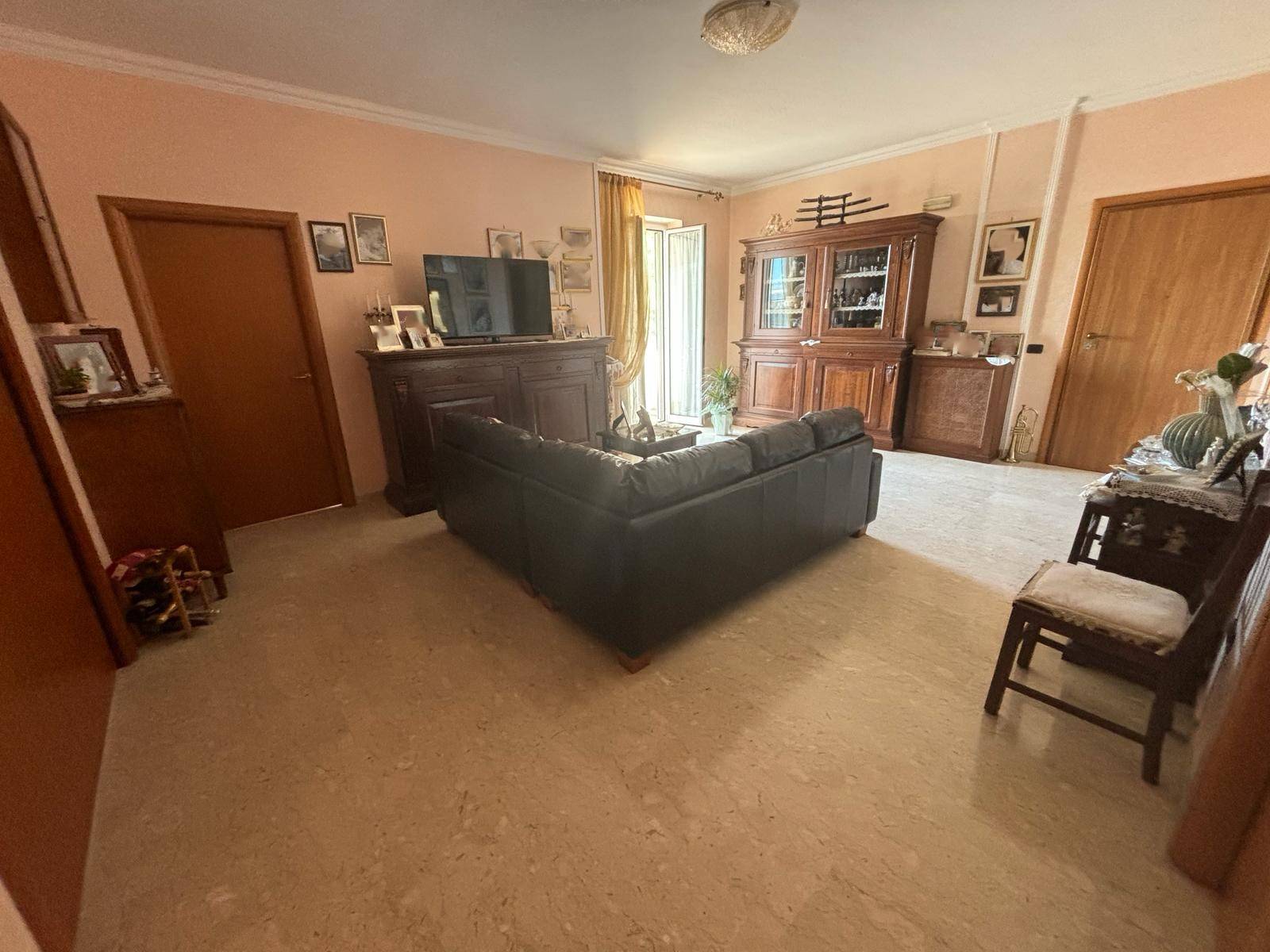 CAPANNONE E ABITAZIONE in vendita a Massafra