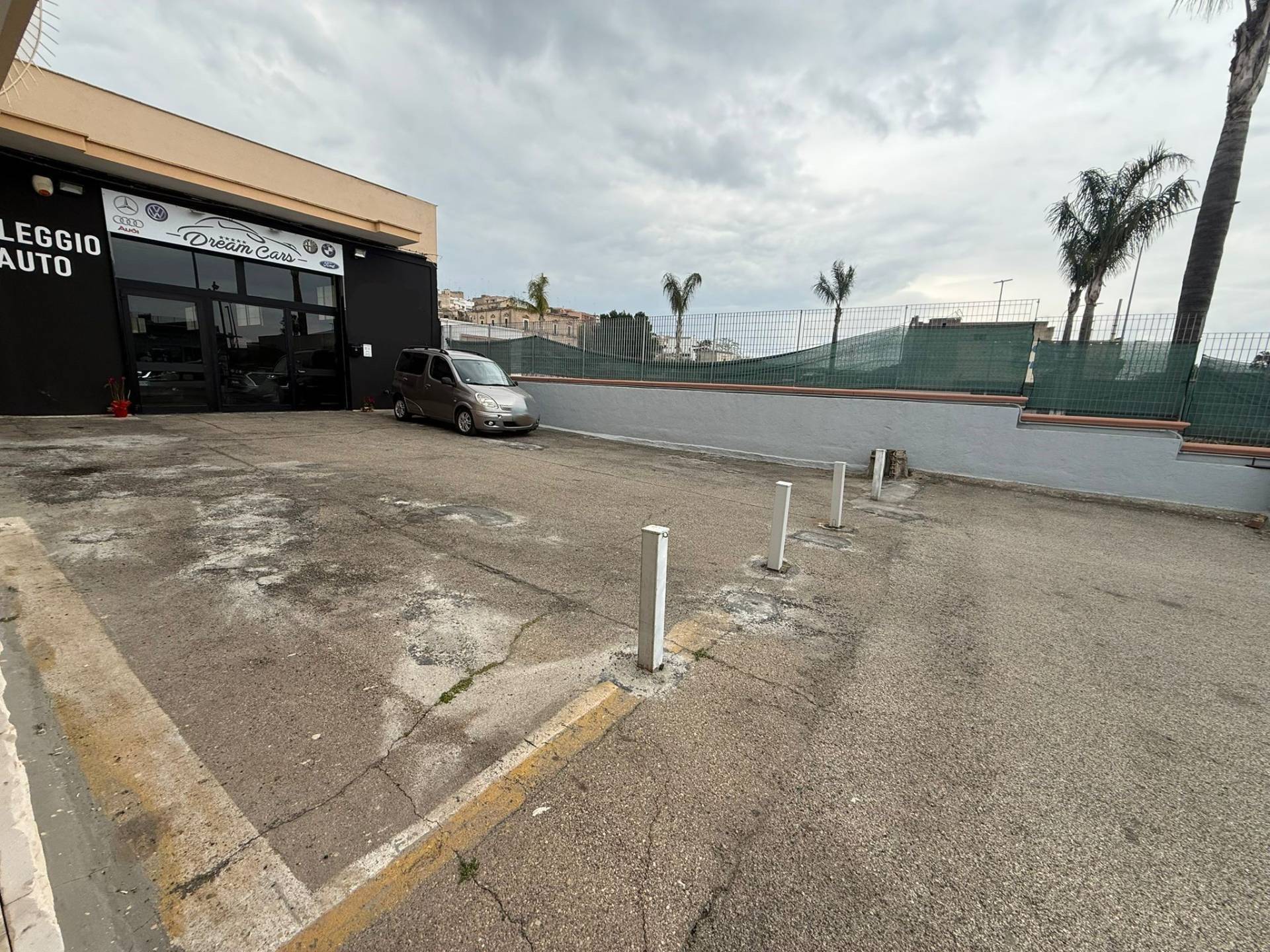 Commerciale in vendita a Massafra, zona s.s.appia