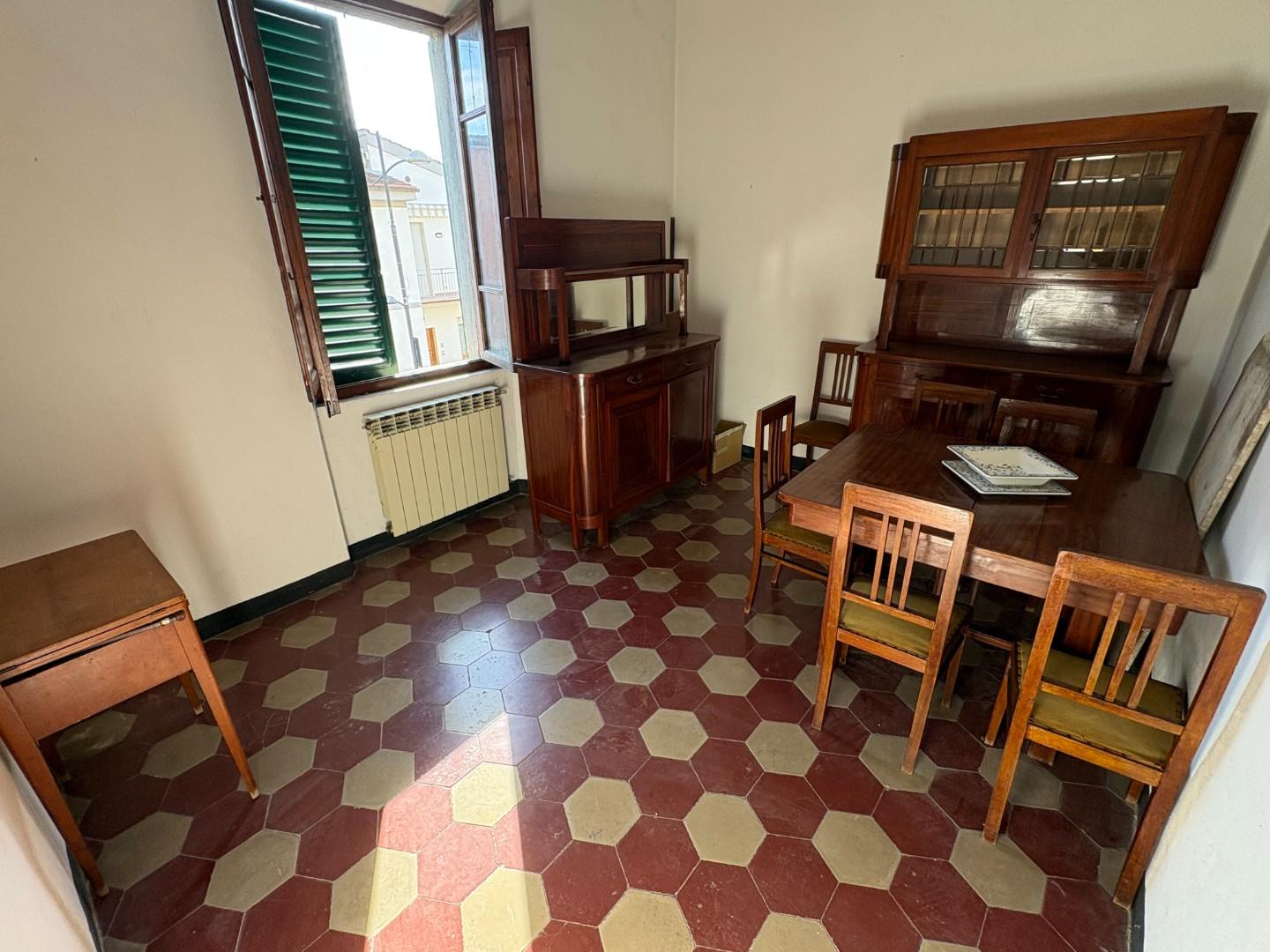 Trilocale da ristrutturare, Monteriggioni castellina scalo