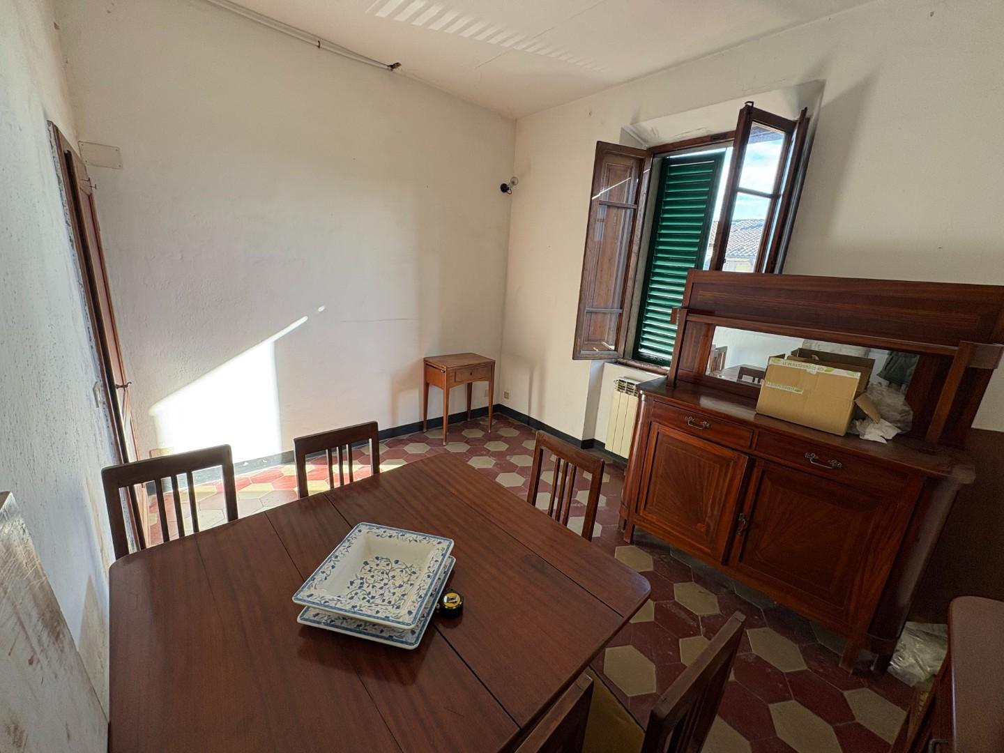 Trilocale da ristrutturare, Monteriggioni castellina scalo