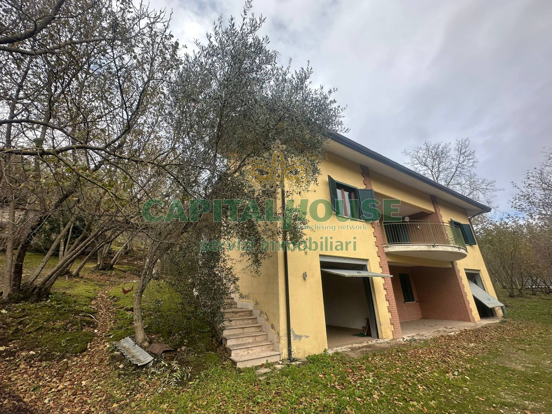 Casa indipendente con terrazzo a Capriglia Irpina