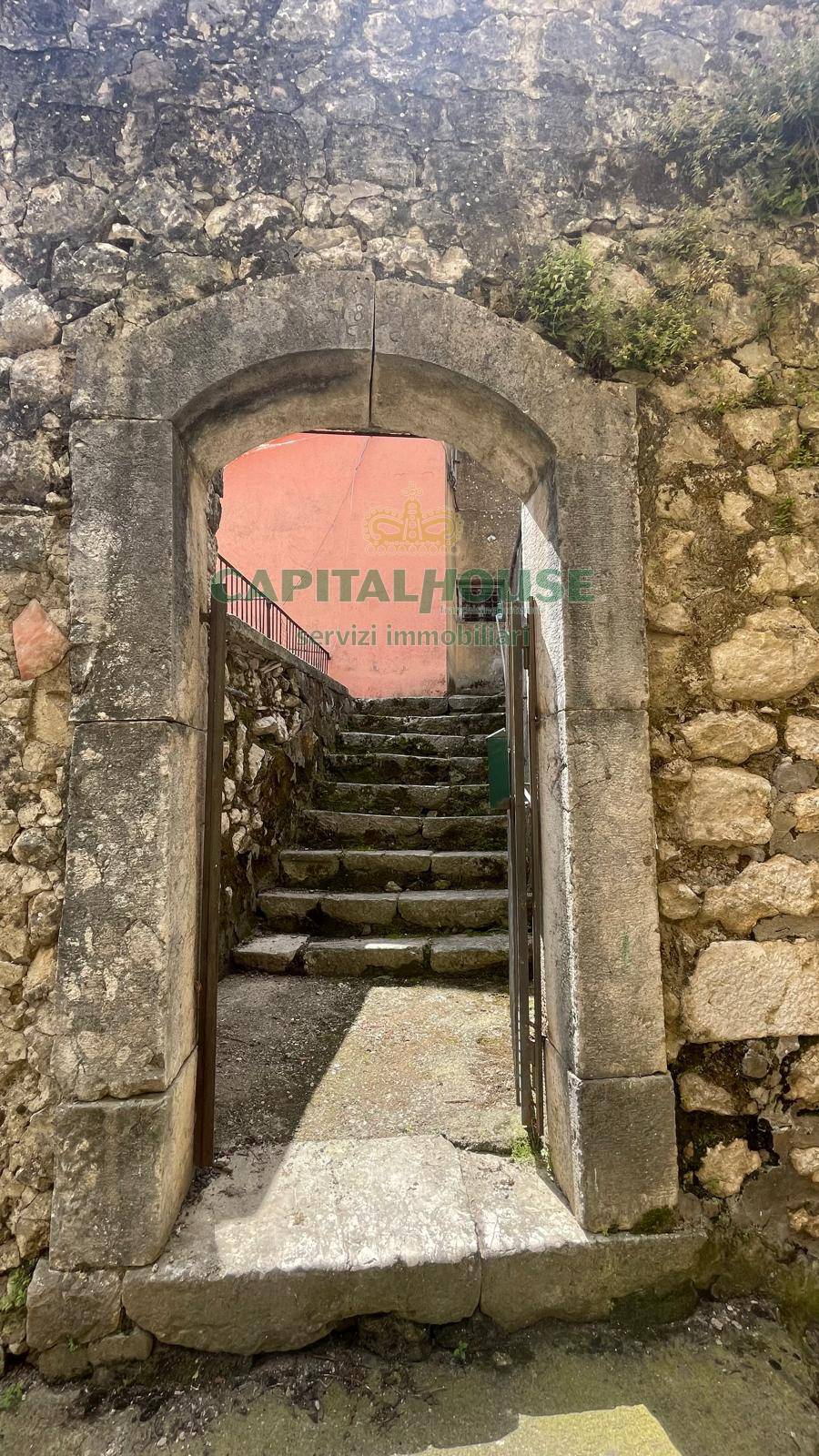 S.Indipendente in vendita a Sant'Angelo a Scala