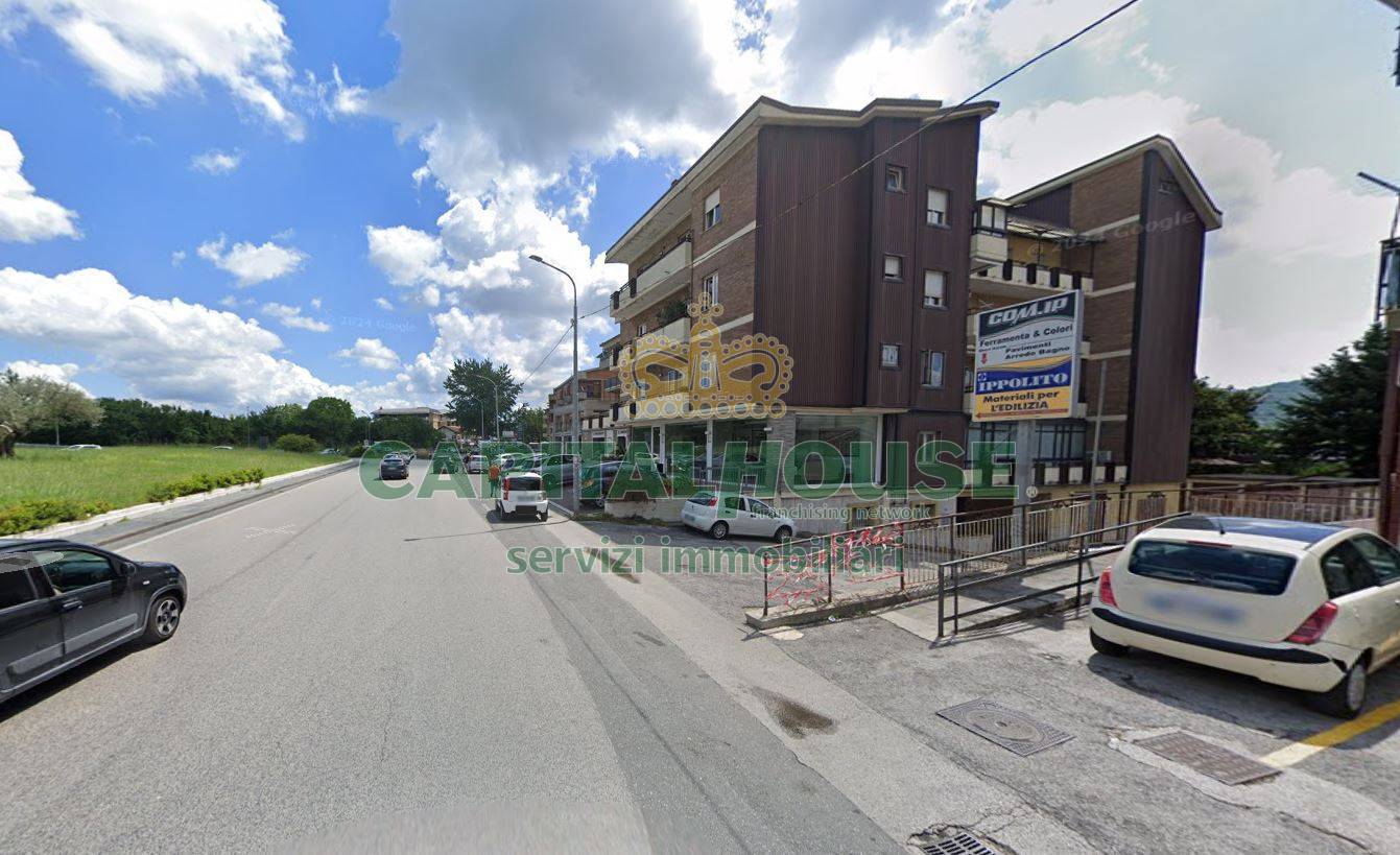Commerciale in affitto a Mercogliano