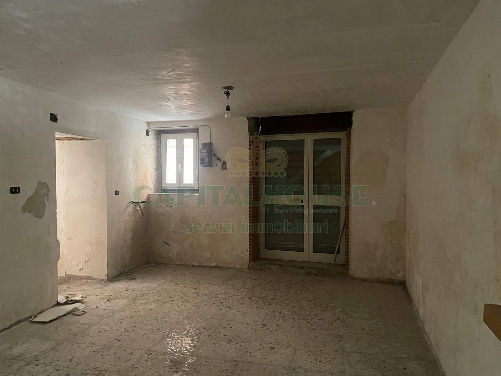 S.Indipendente in vendita a Summonte