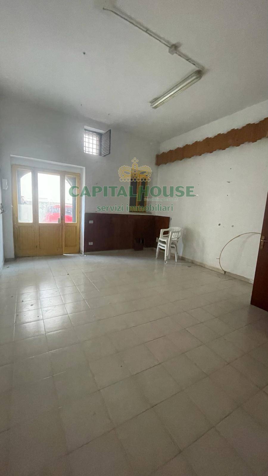 Commerciale in affitto a Summonte