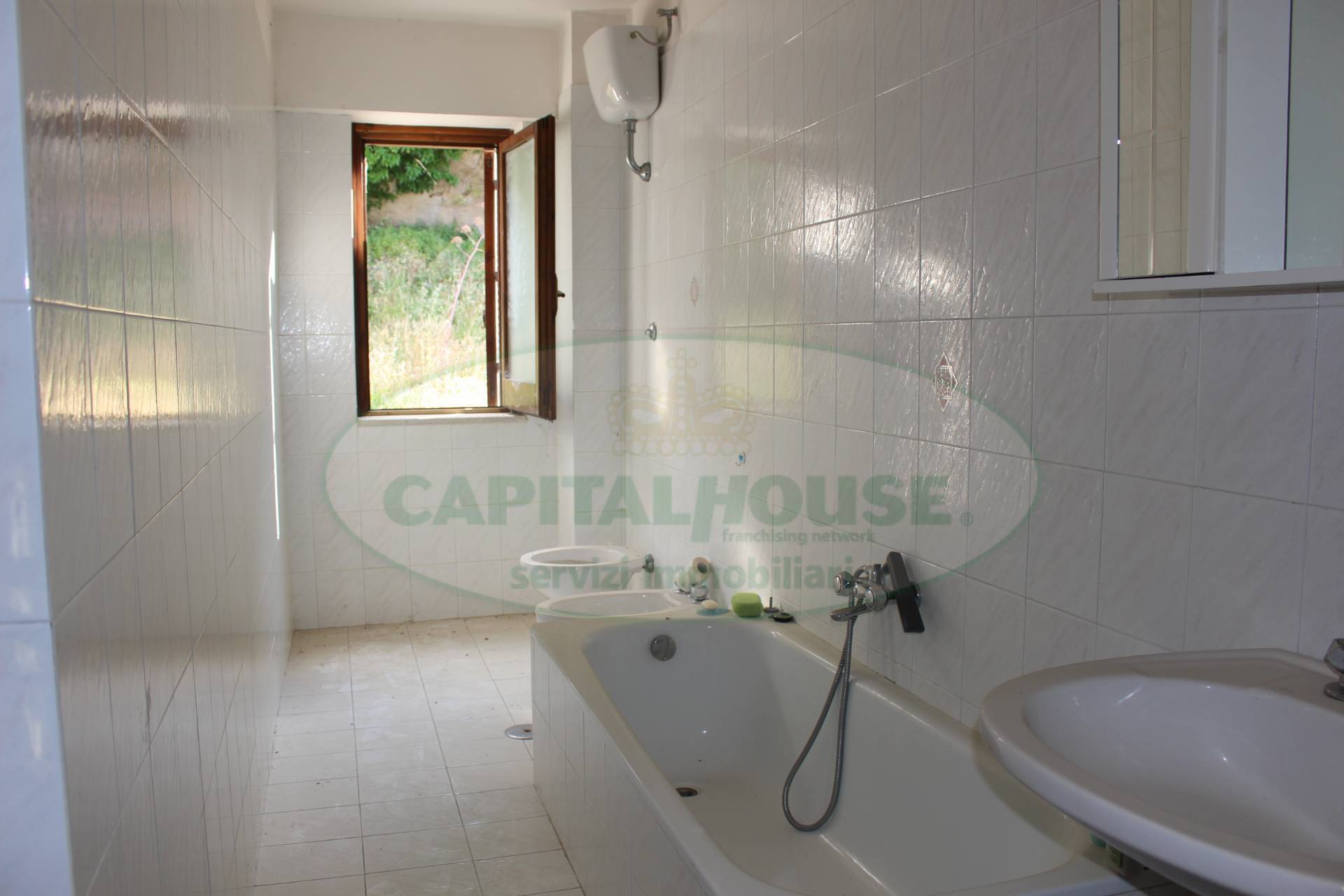 S.Indipendente in vendita a Pietrastornina