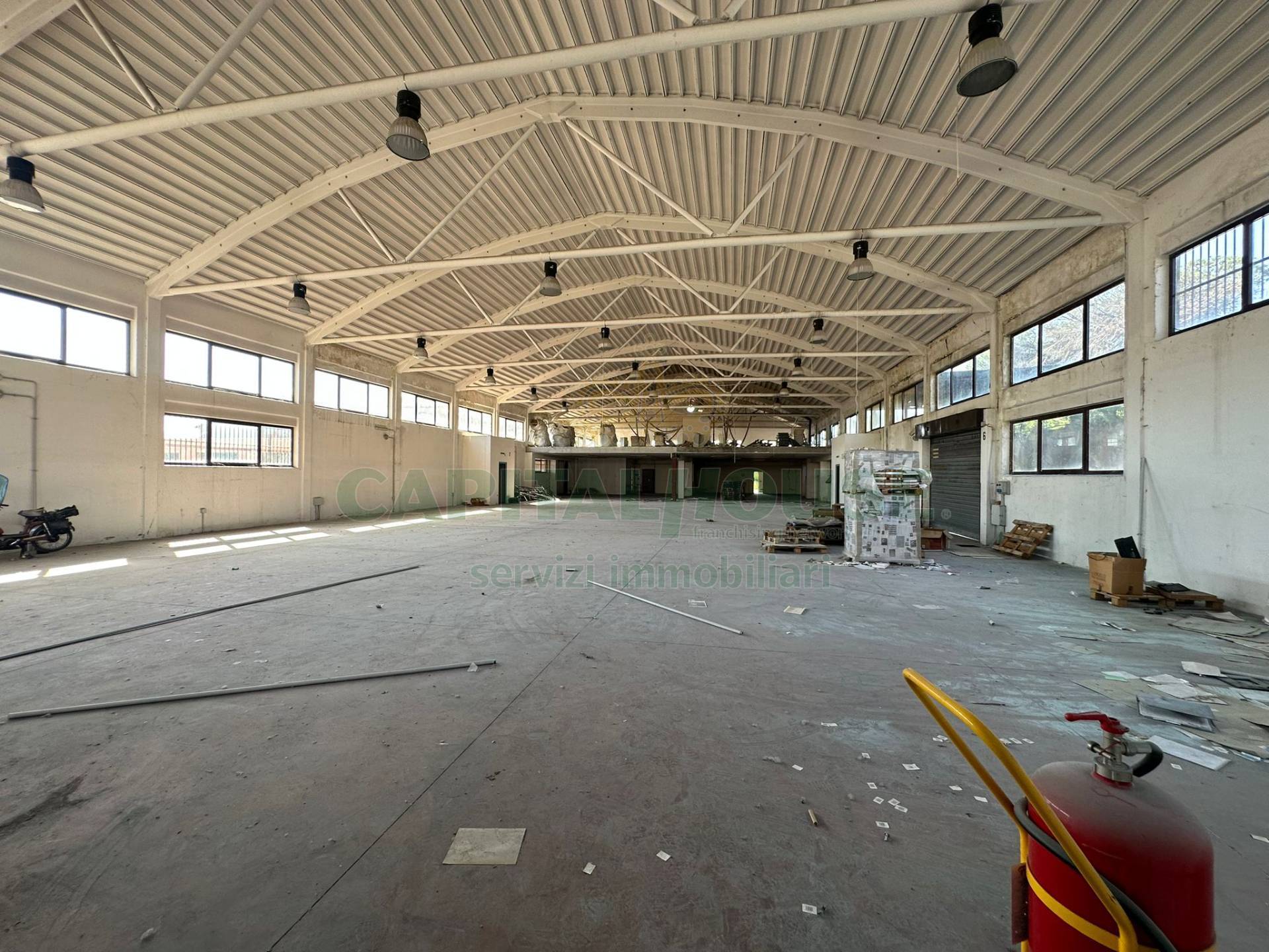 Capannone in vendita a Roma