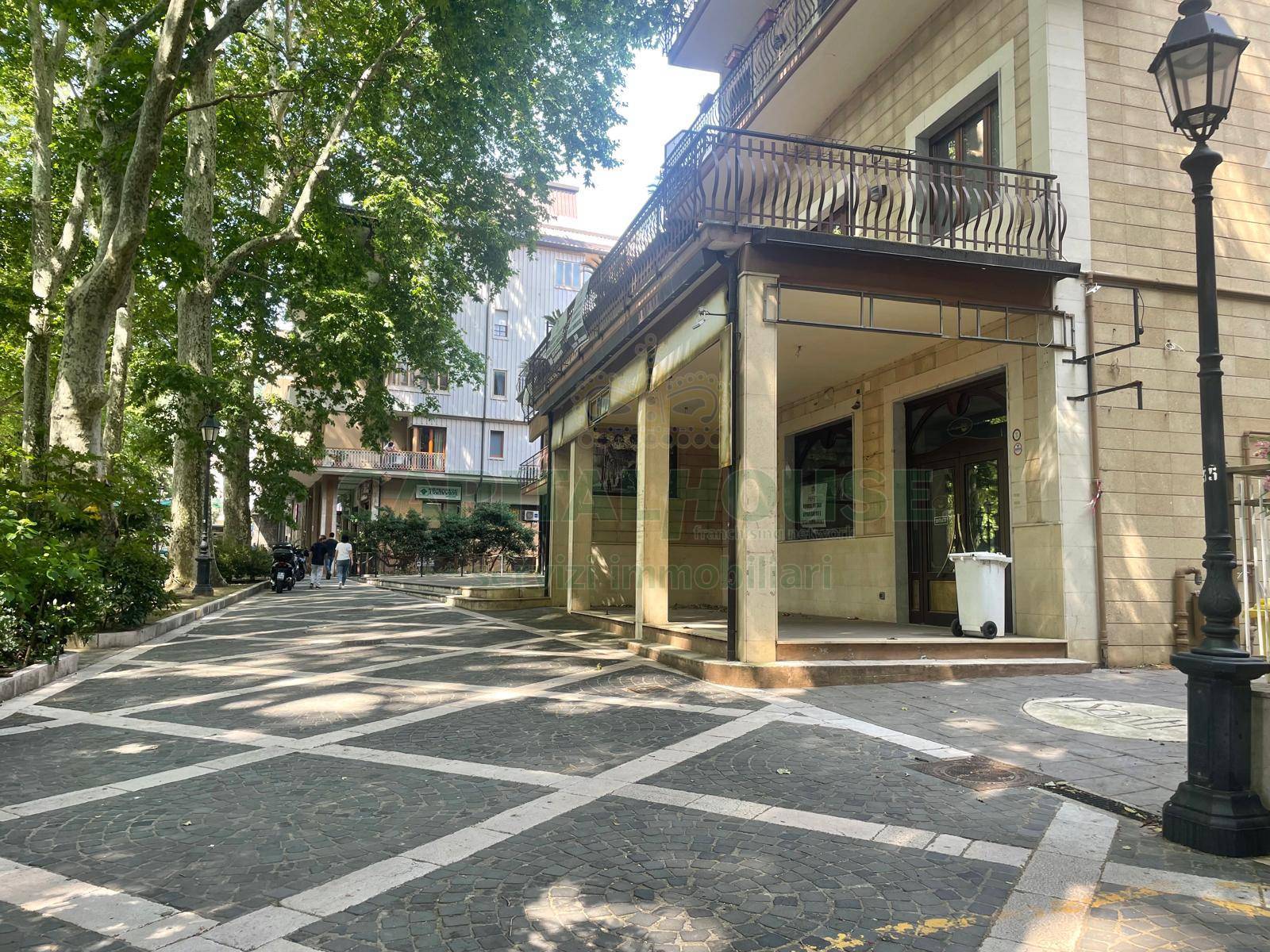 Commerciale in affitto a Mercogliano