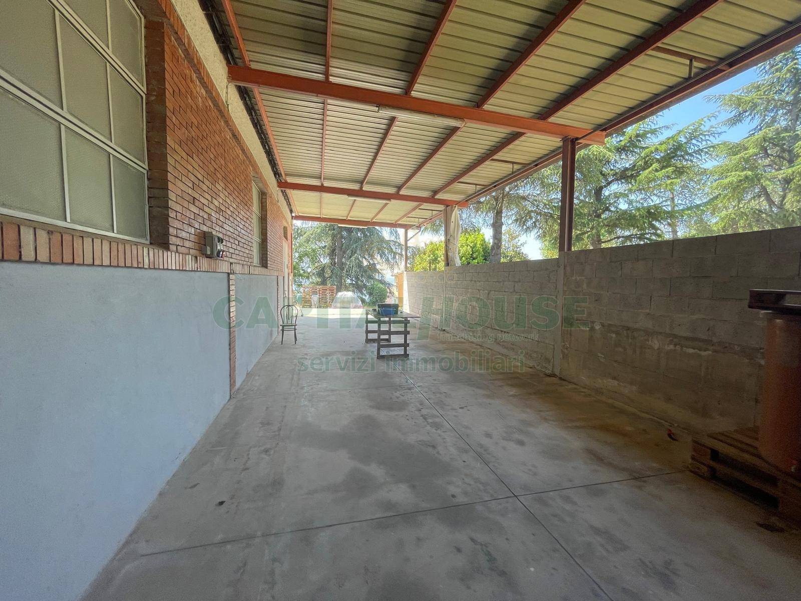 Capannone in affitto a Capriglia Irpina