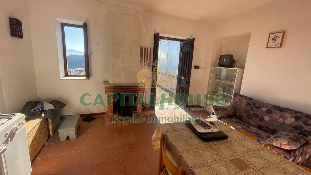 S.Indipendente in vendita a Sant'Angelo a Scala