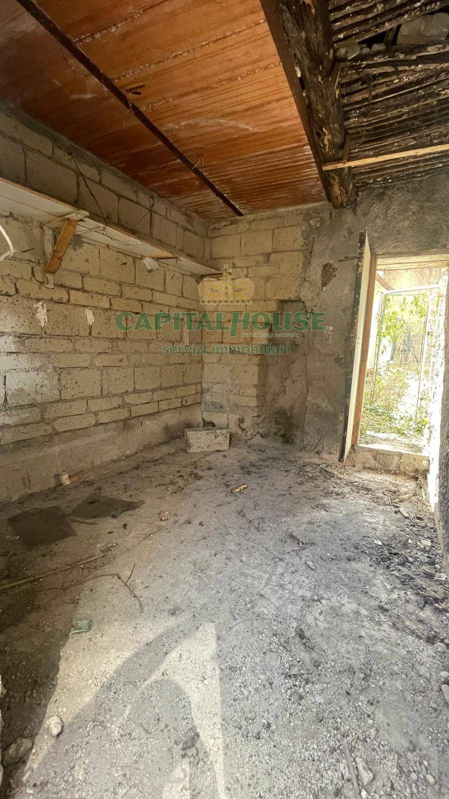 S.Indipendente in vendita a Sant'Angelo a Scala