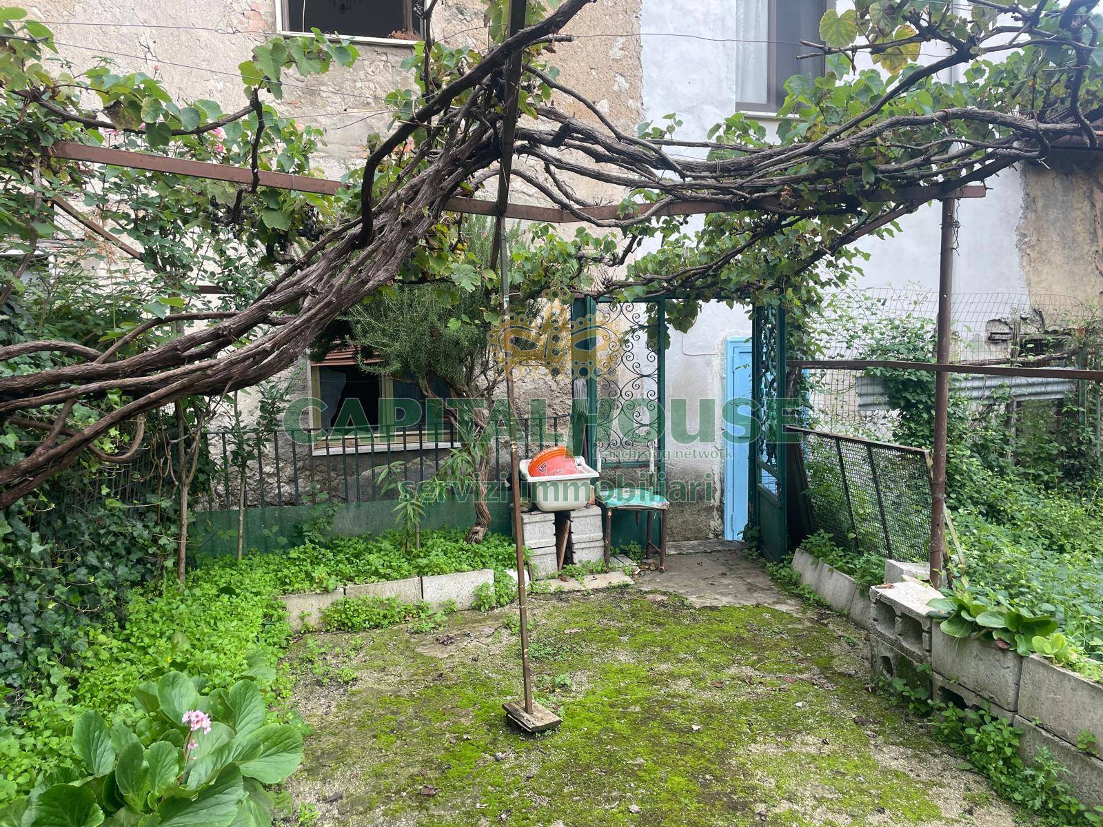 S.Indipendente in vendita a Sant'Angelo a Scala