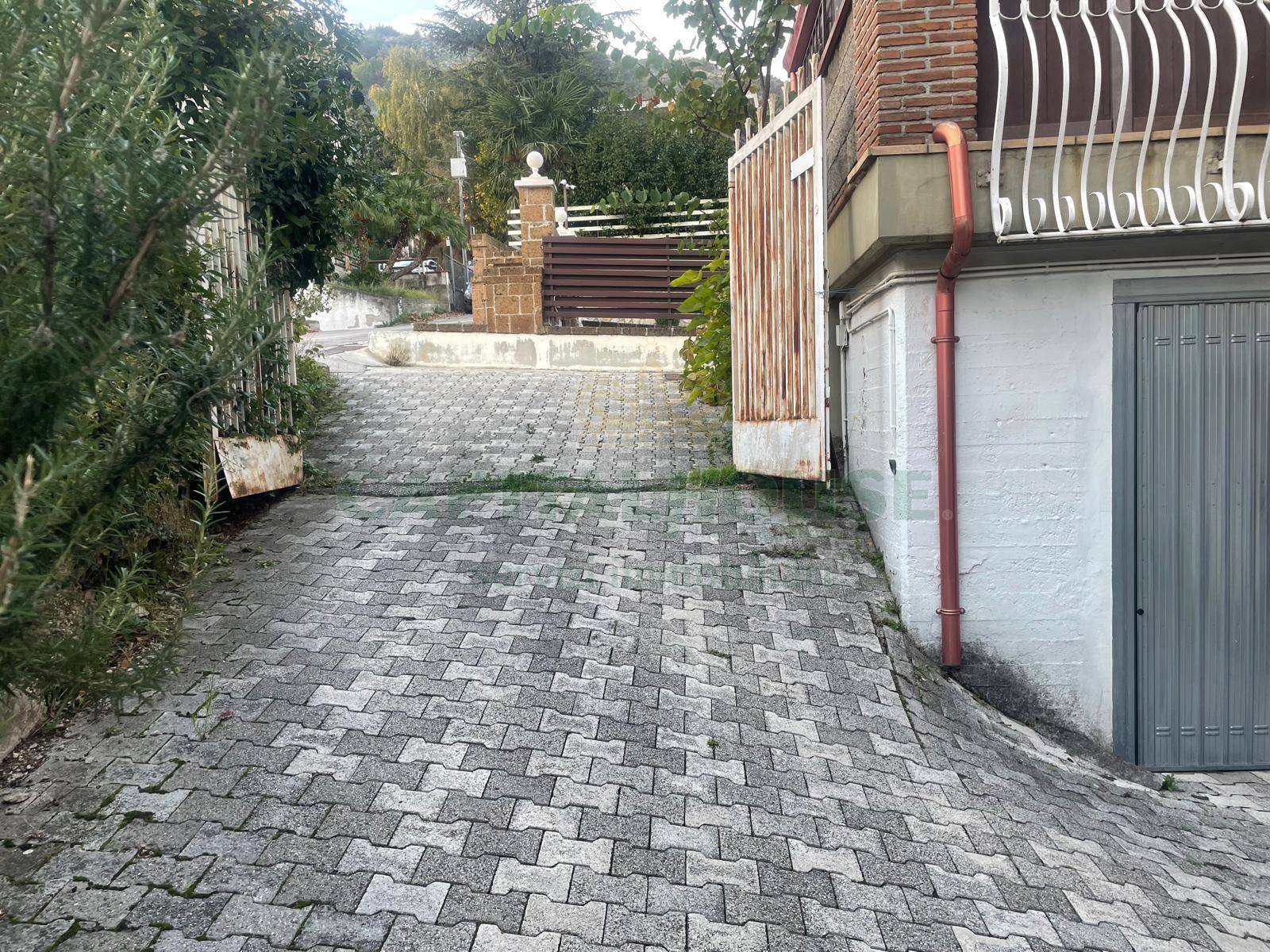 Box o garage in vendita a Mercogliano