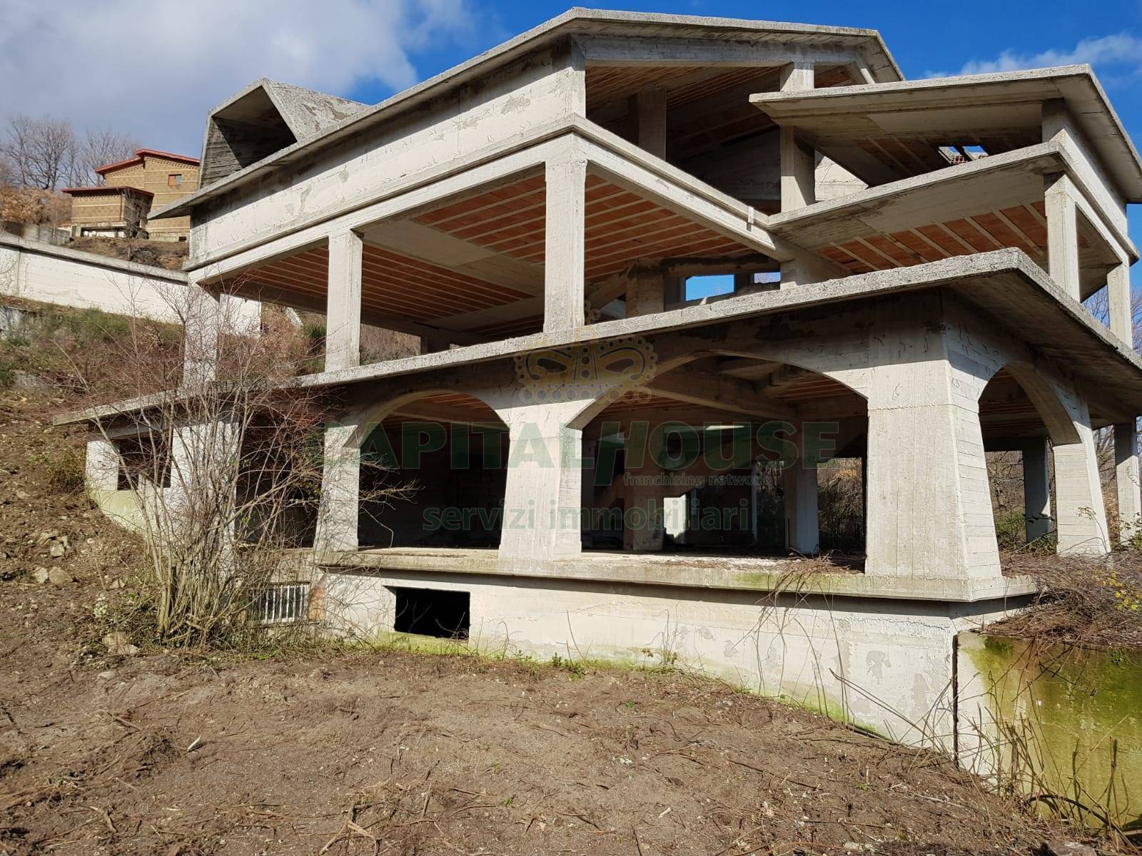 Tenuta in vendita a Sant'Angelo a Scala