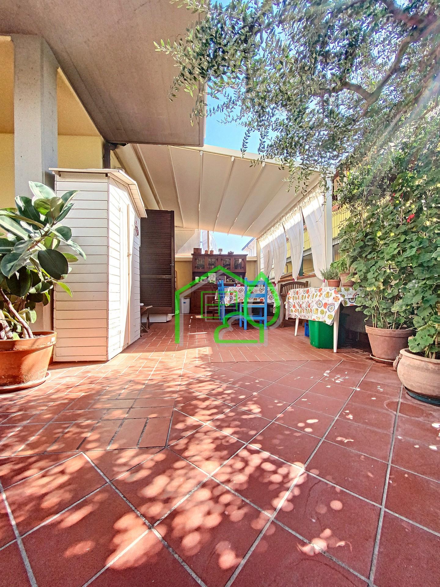 Villa con giardino, Viareggio varignano