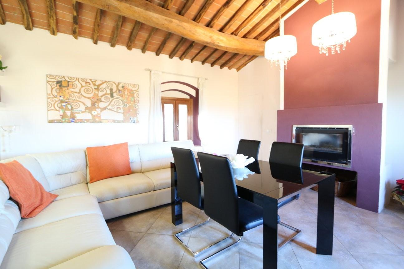 Trilocale arredato in affitto, Buti cascine