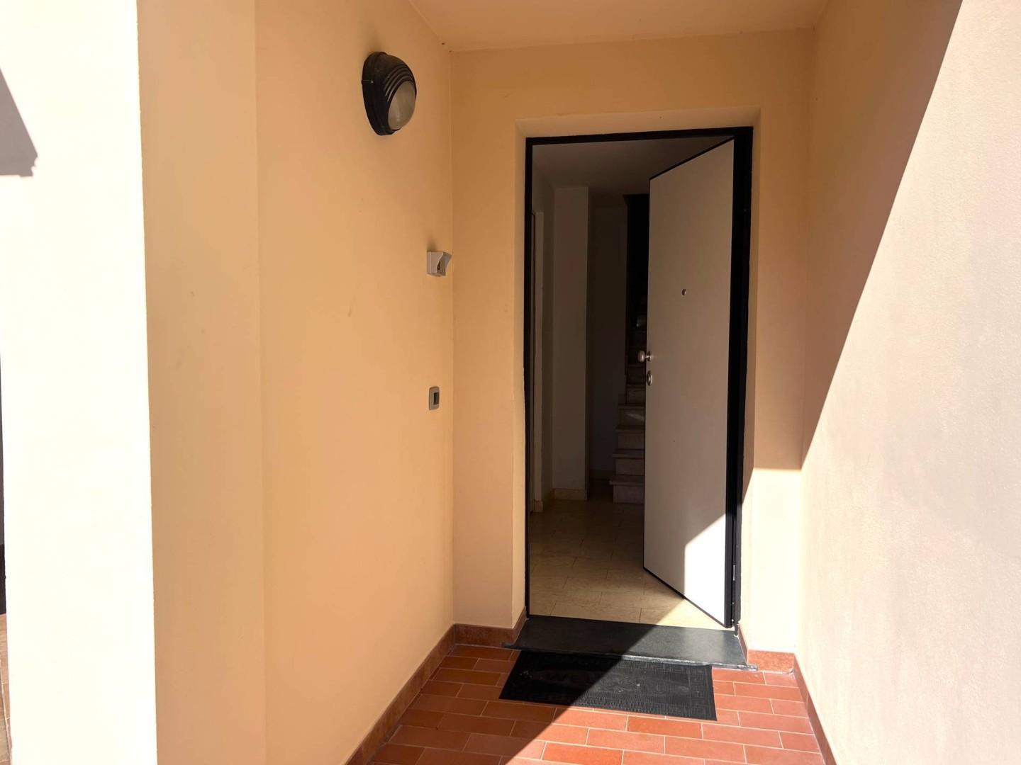 Trilocale con terrazzo, Buti cascine