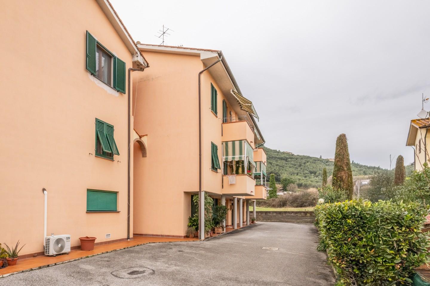 Trilocale in vendita, Buti la croce