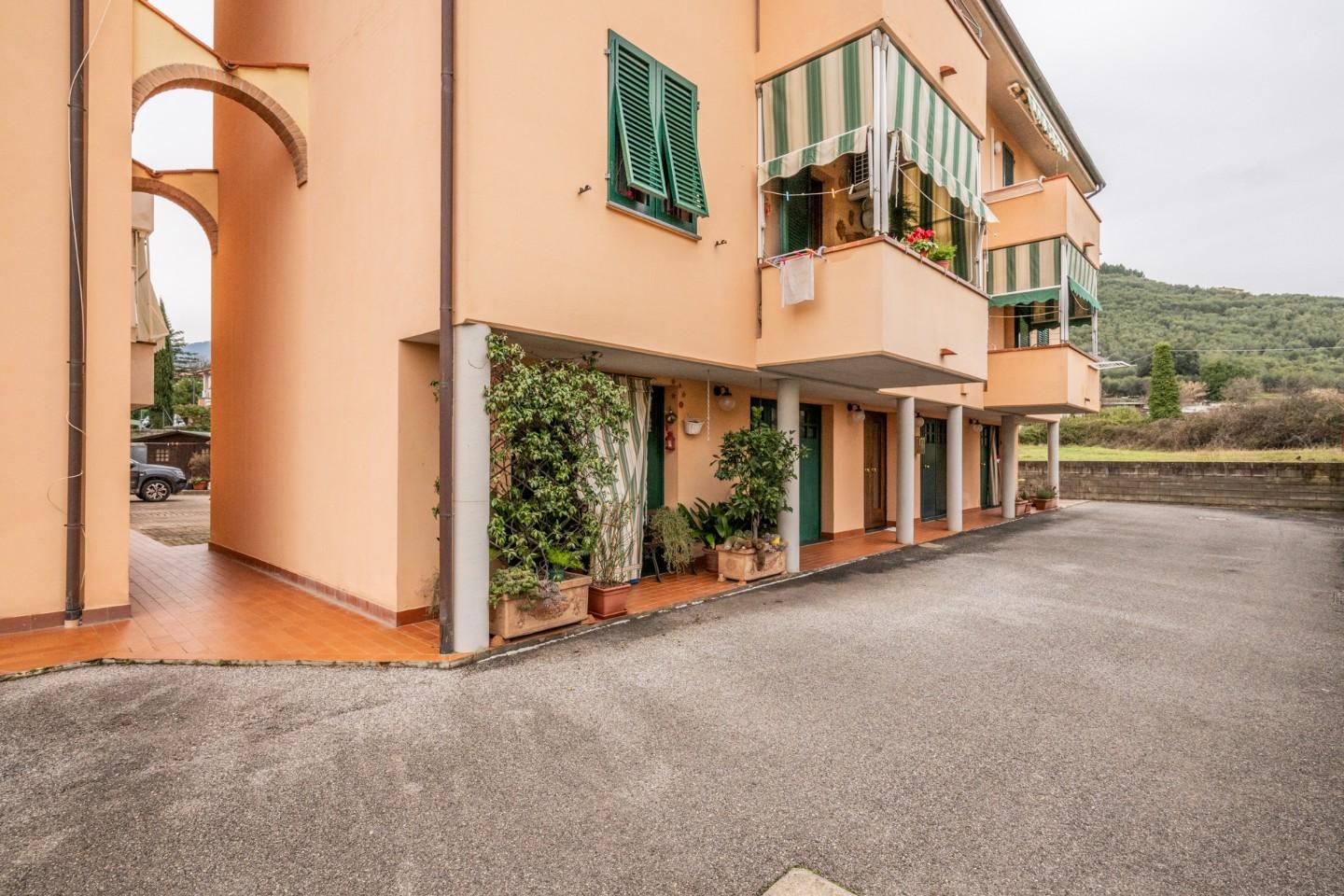 Trilocale in vendita, Buti la croce