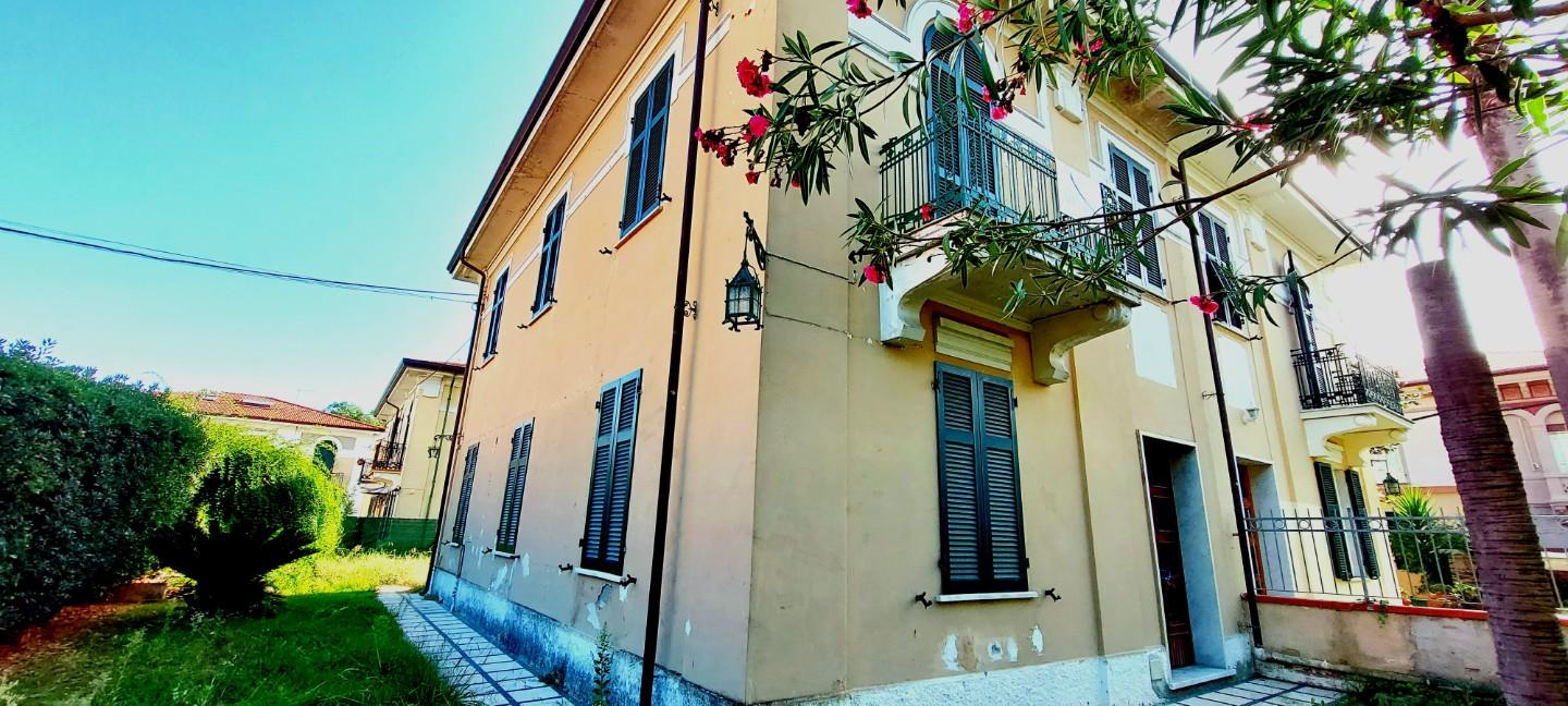 Villa Bifamiliare in vendita, Carrara fossola