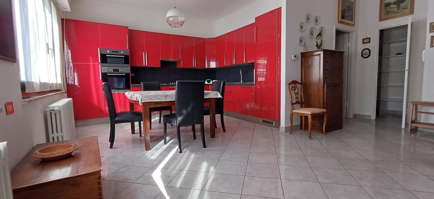 Appartamento arredato in affitto a Massa