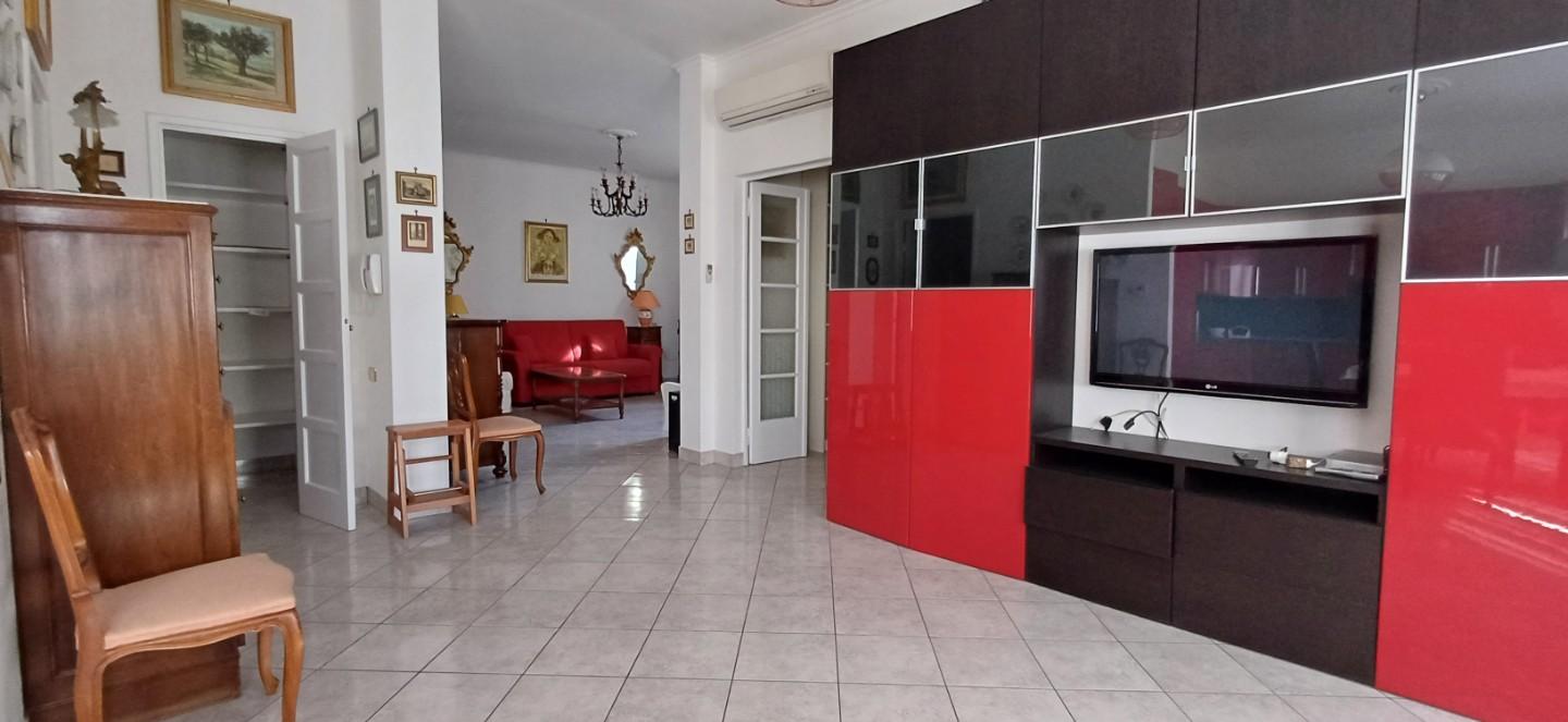 Appartamento arredato in affitto a Massa