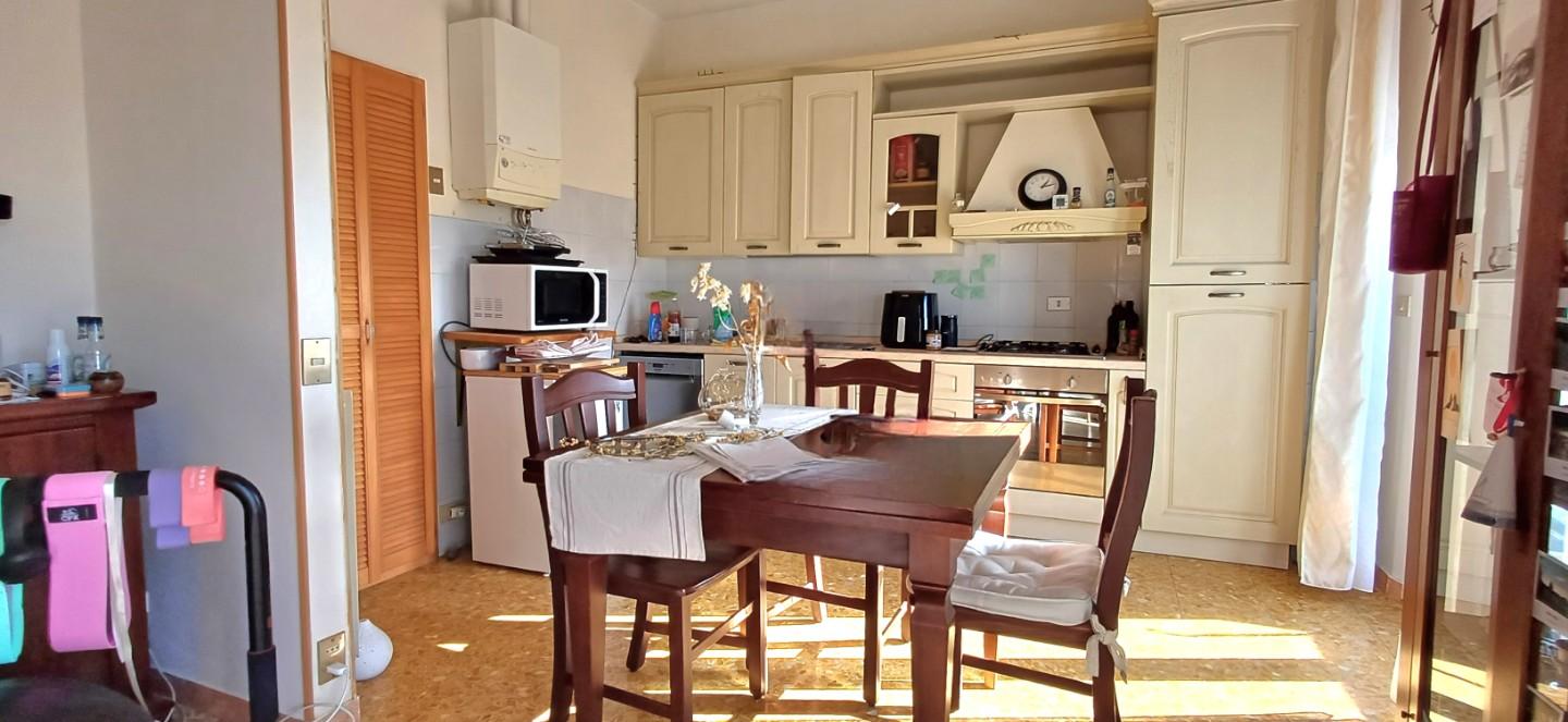 Villa Bifamiliare arredata in affitto a Massa