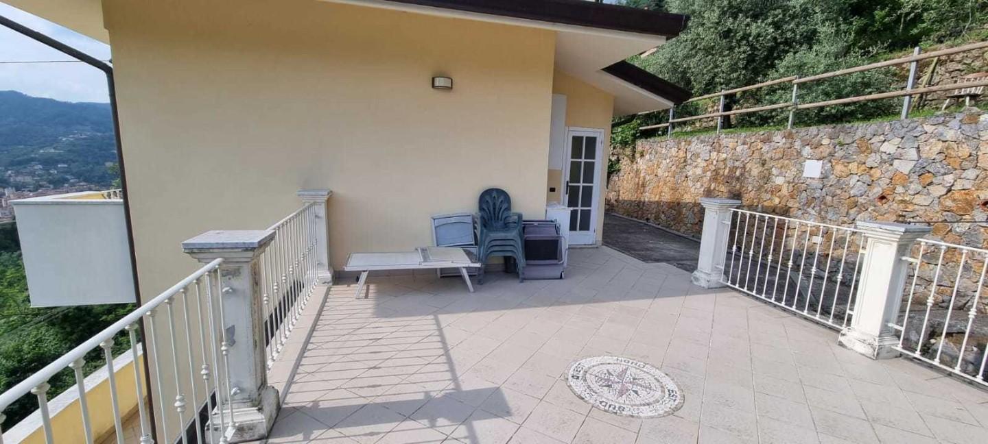 Casa indipendente con giardino a Carrara