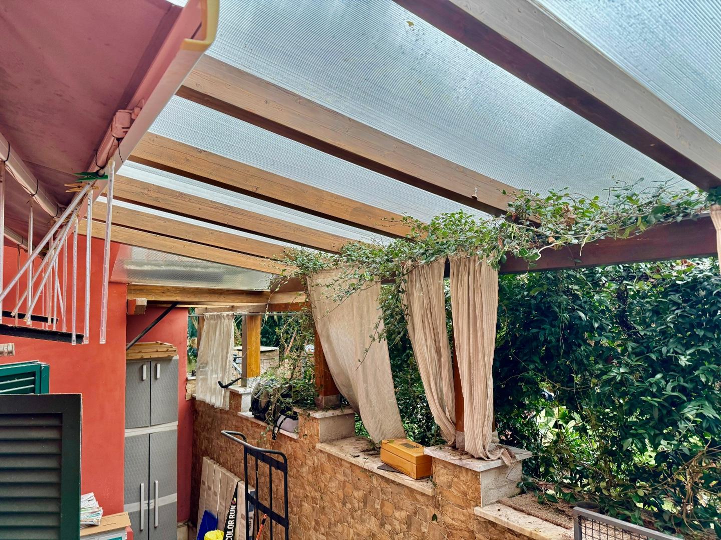 Villa con giardino, Massa centro