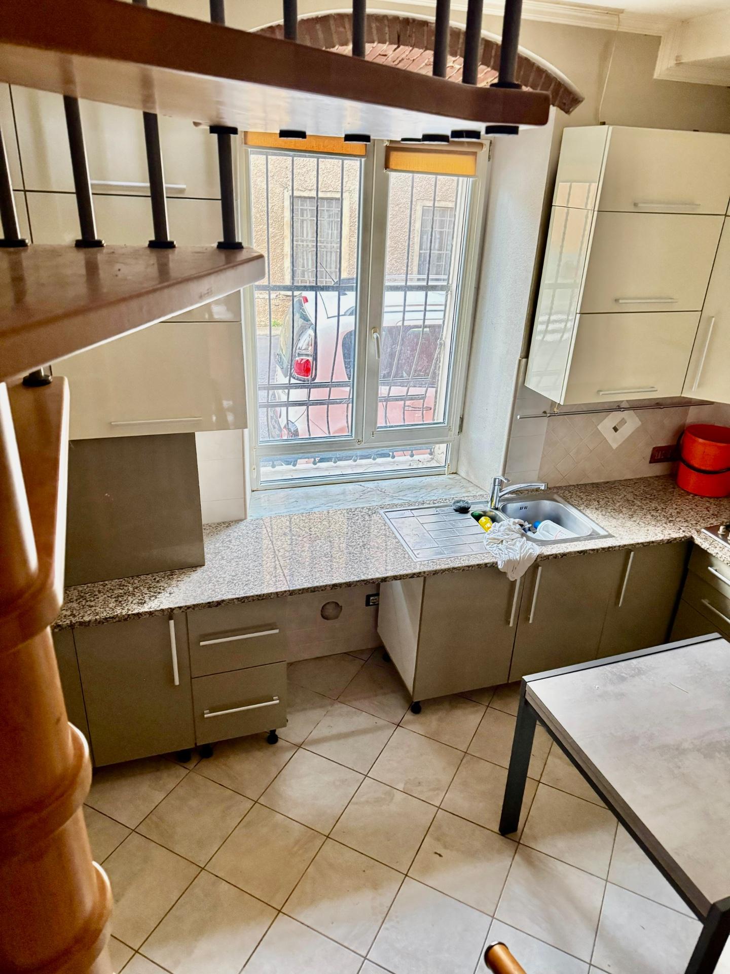 Villa con giardino, Massa centro