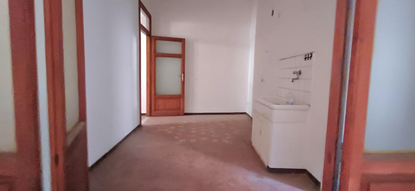 Trilocale da ristrutturare a Massa