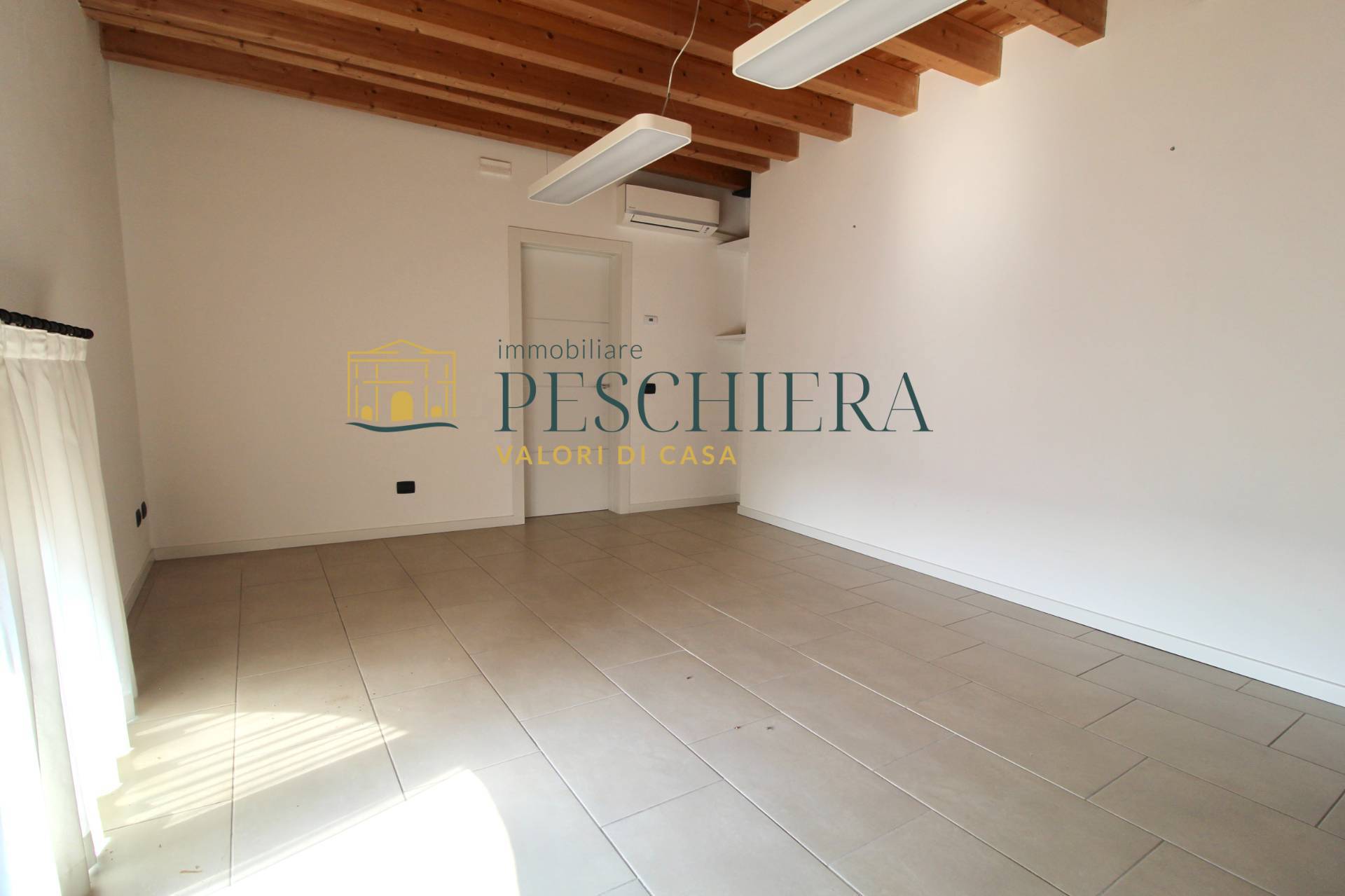 Appartamento in vendita a Valeggio sul Mincio, Generica