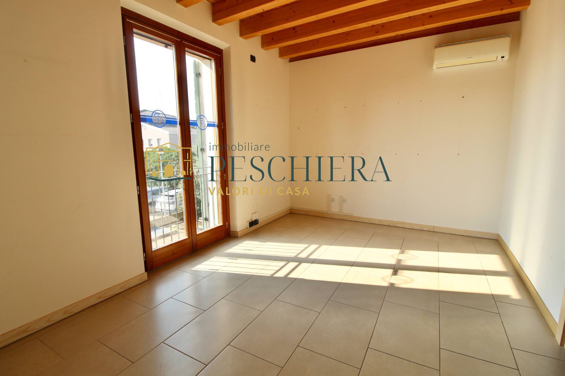 Appartamento in vendita a Valeggio sul Mincio, Generica