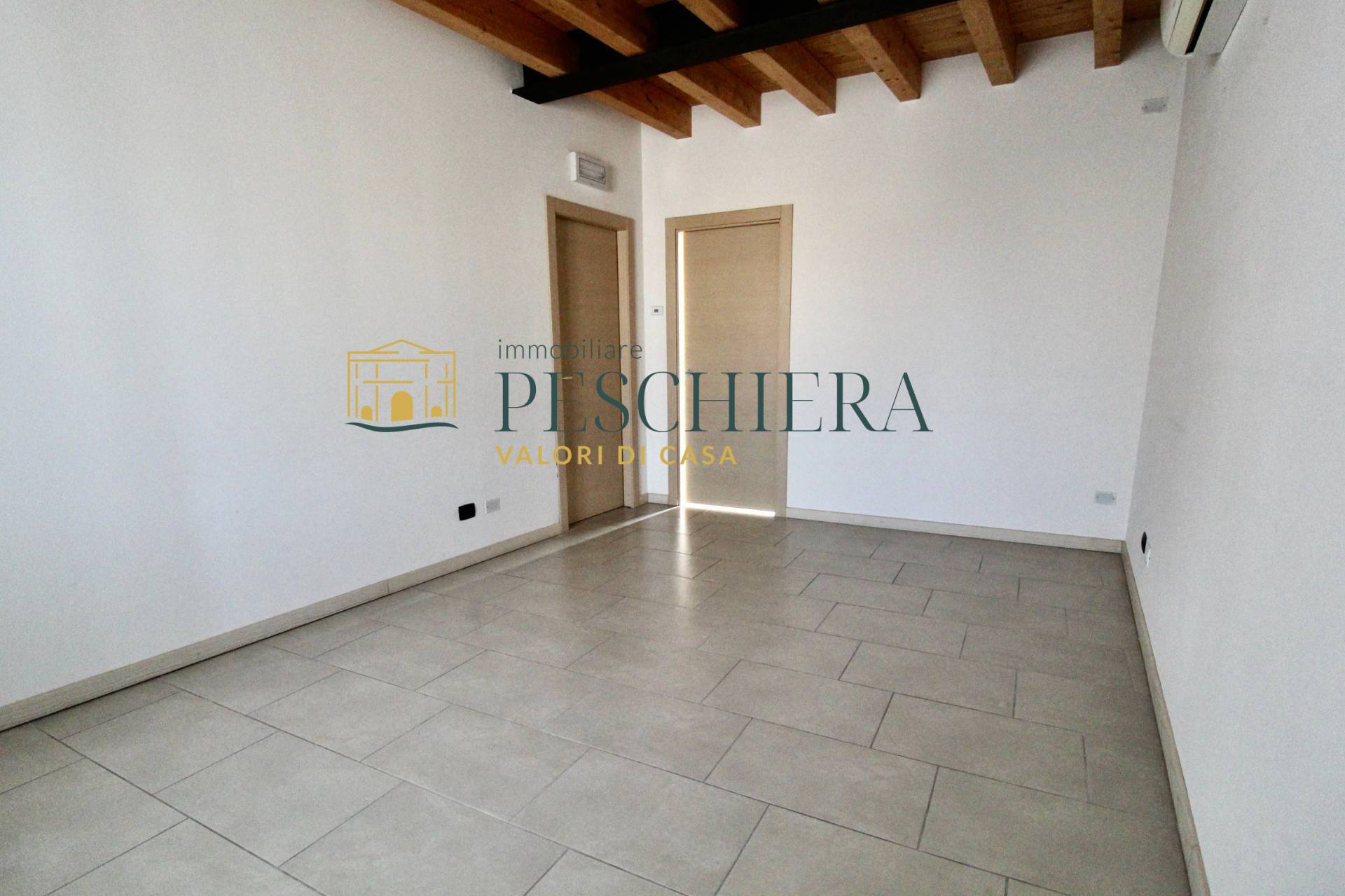 Appartamento in vendita a Valeggio sul Mincio, Generica