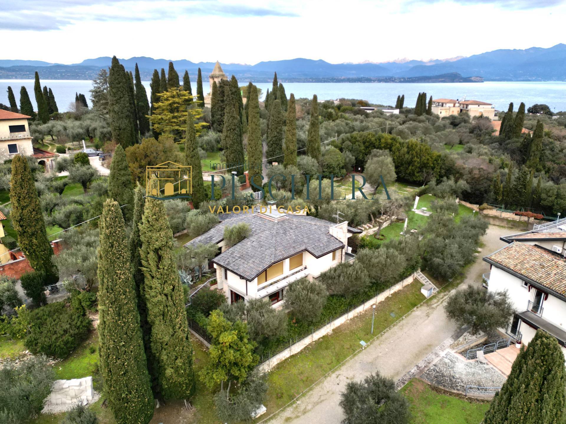 Villa in vendita a Sirmione, Generica