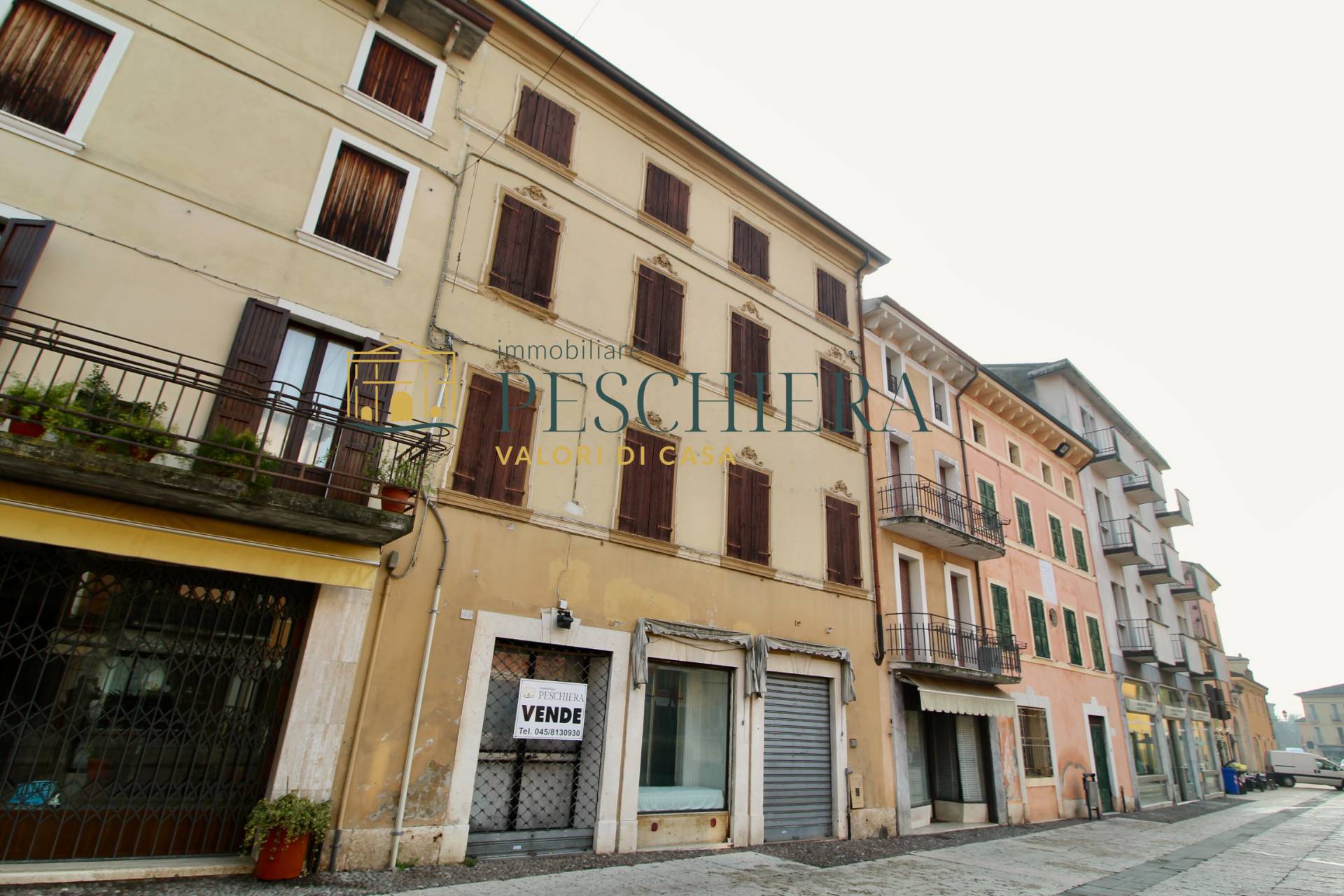 Stabile in vendita a Valeggio sul Mincio, Generica