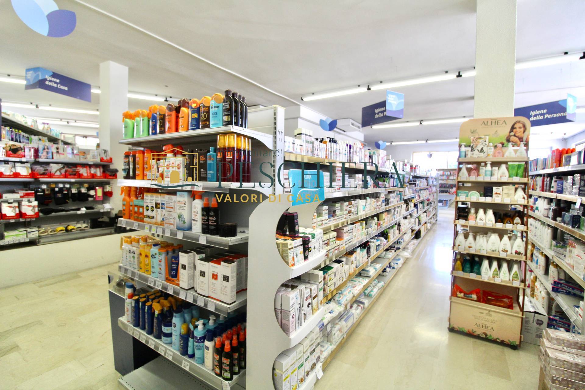 Attivita' commerciale in vendita a Peschiera del Garda, Generica