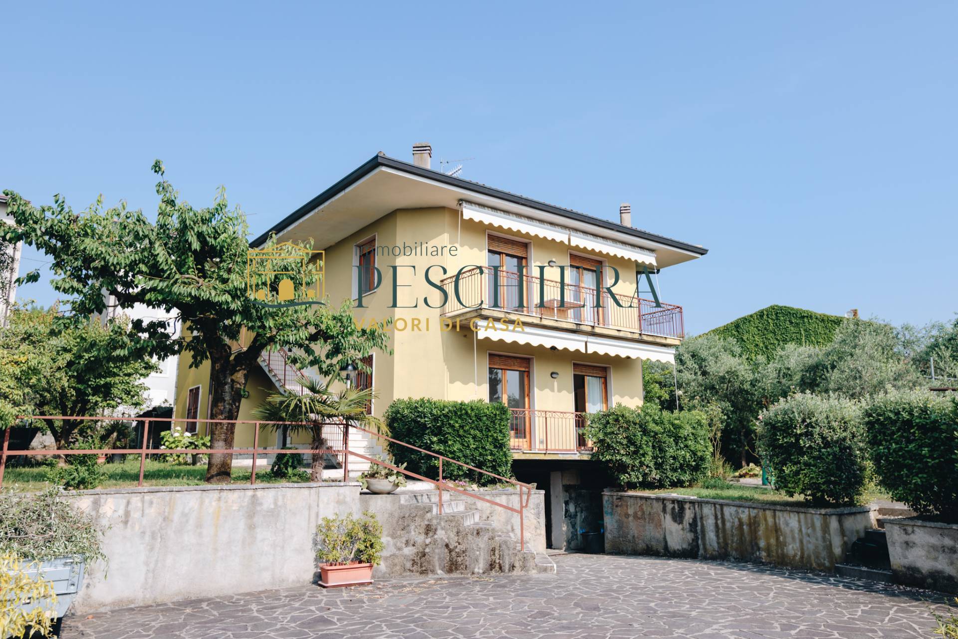 Villa bifamiliare in vendita a Bardolino, Cisano