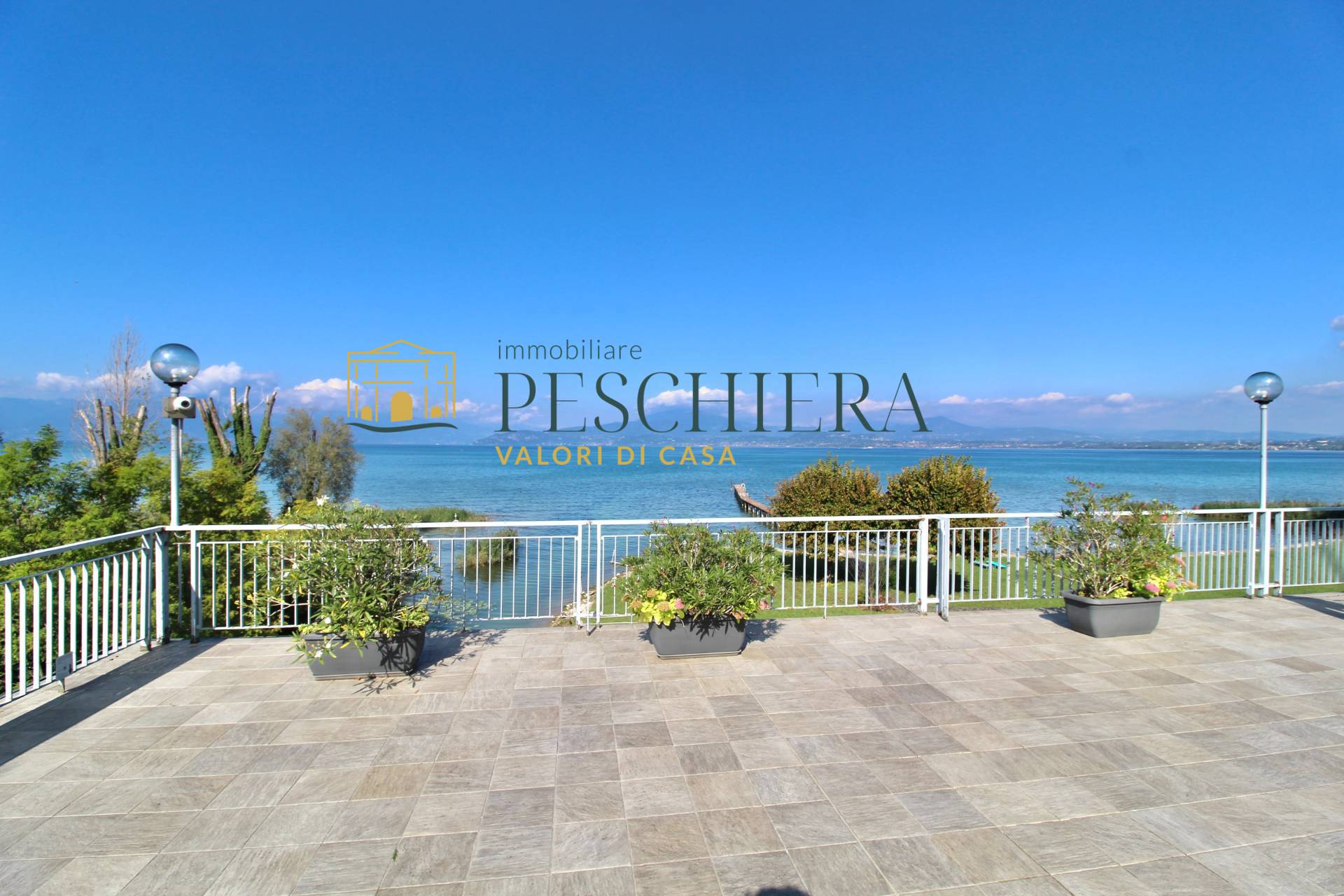 Appartamento in vendita a Peschiera del Garda, Generica