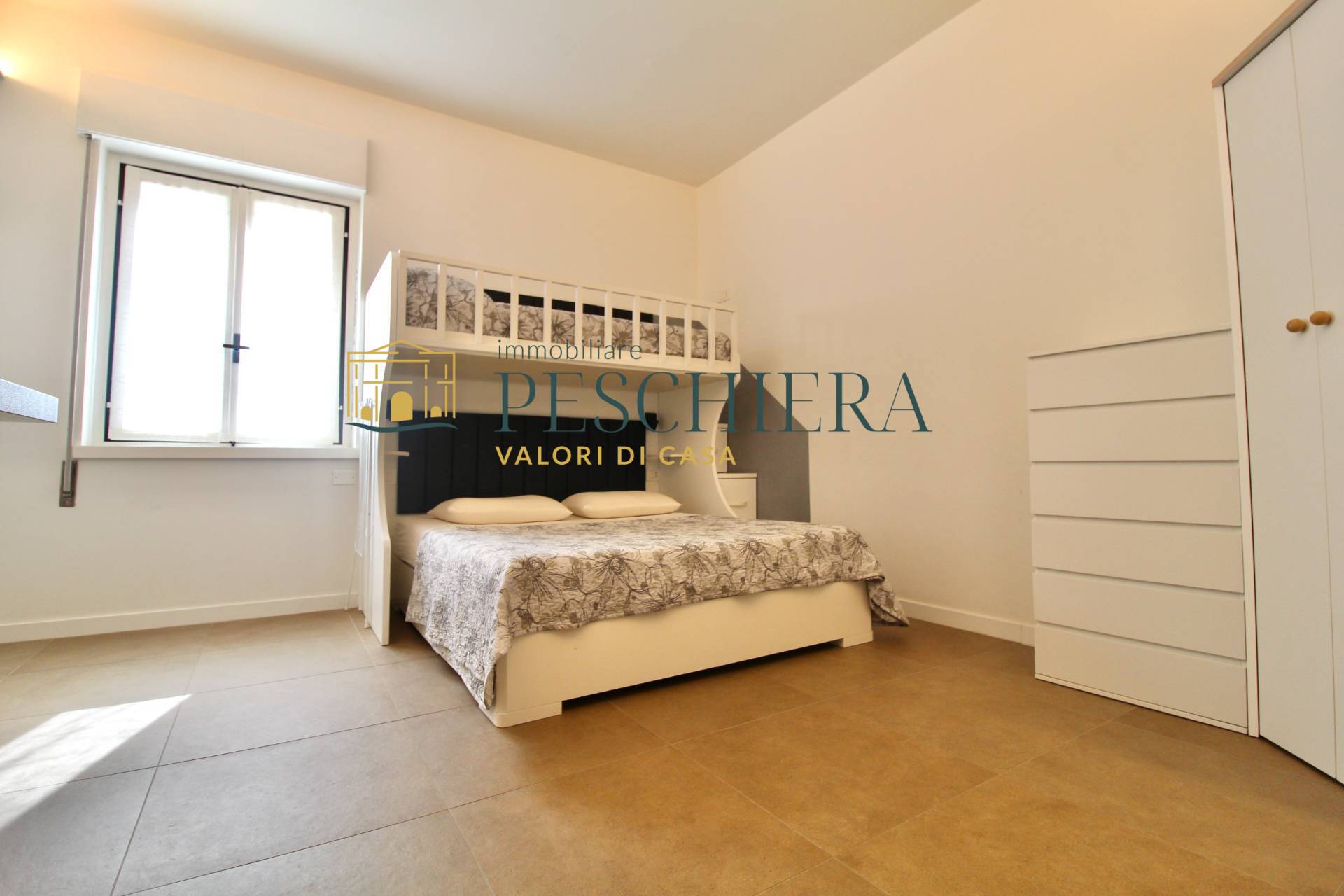 Appartamento in vendita a Peschiera del Garda, Generica