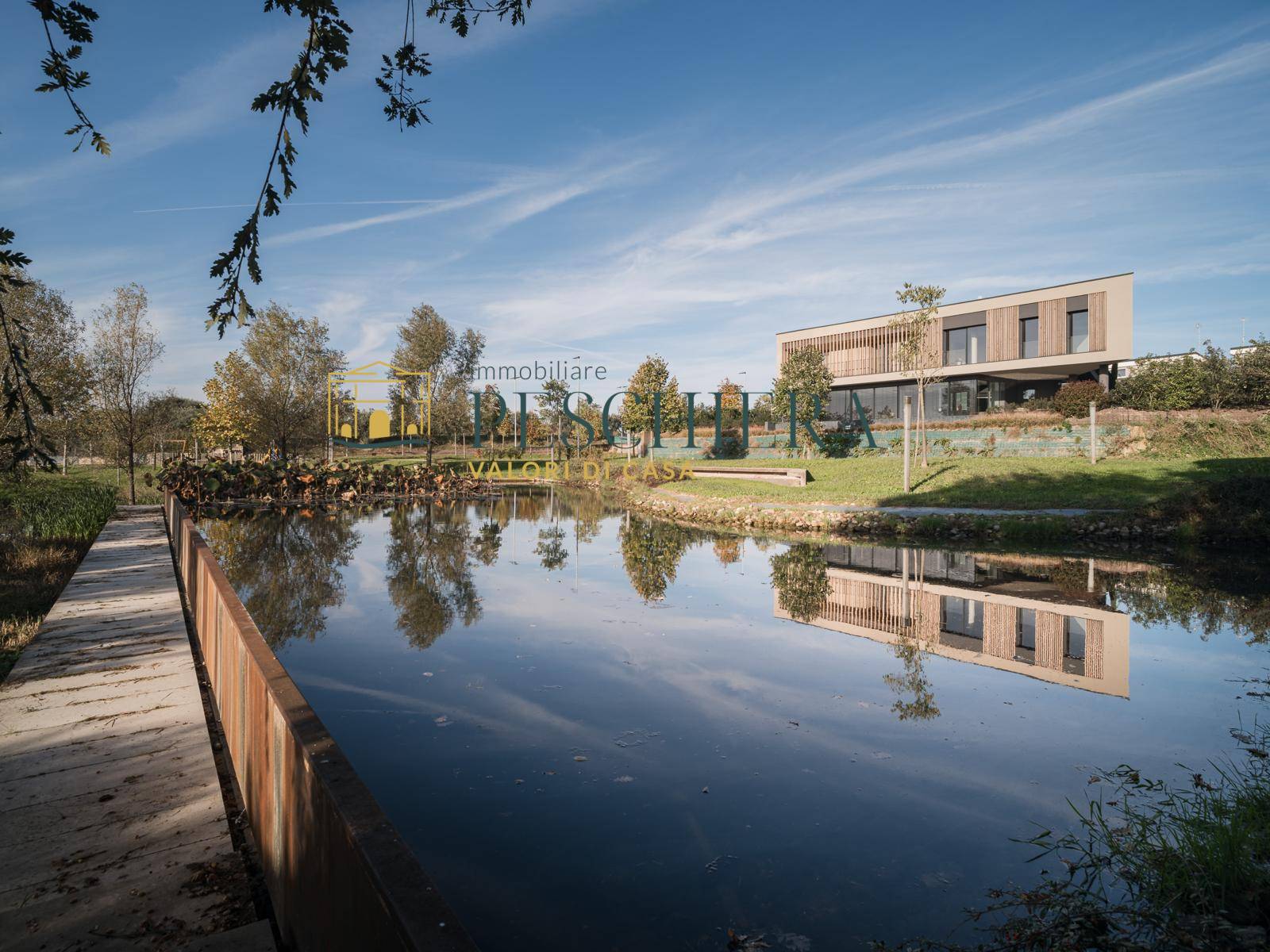 Villa in vendita a Peschiera del Garda, Generica