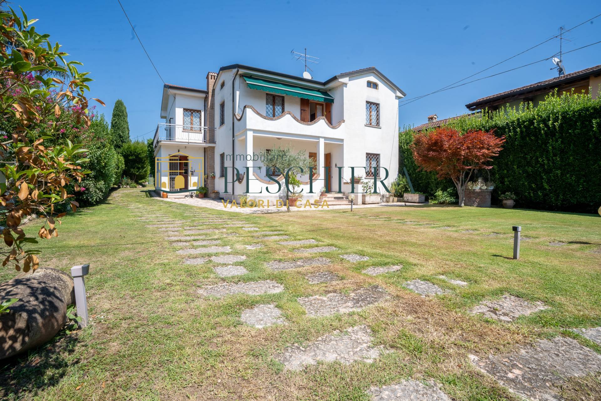 Villa in vendita a Castelnuovo del Garda, Oliosi