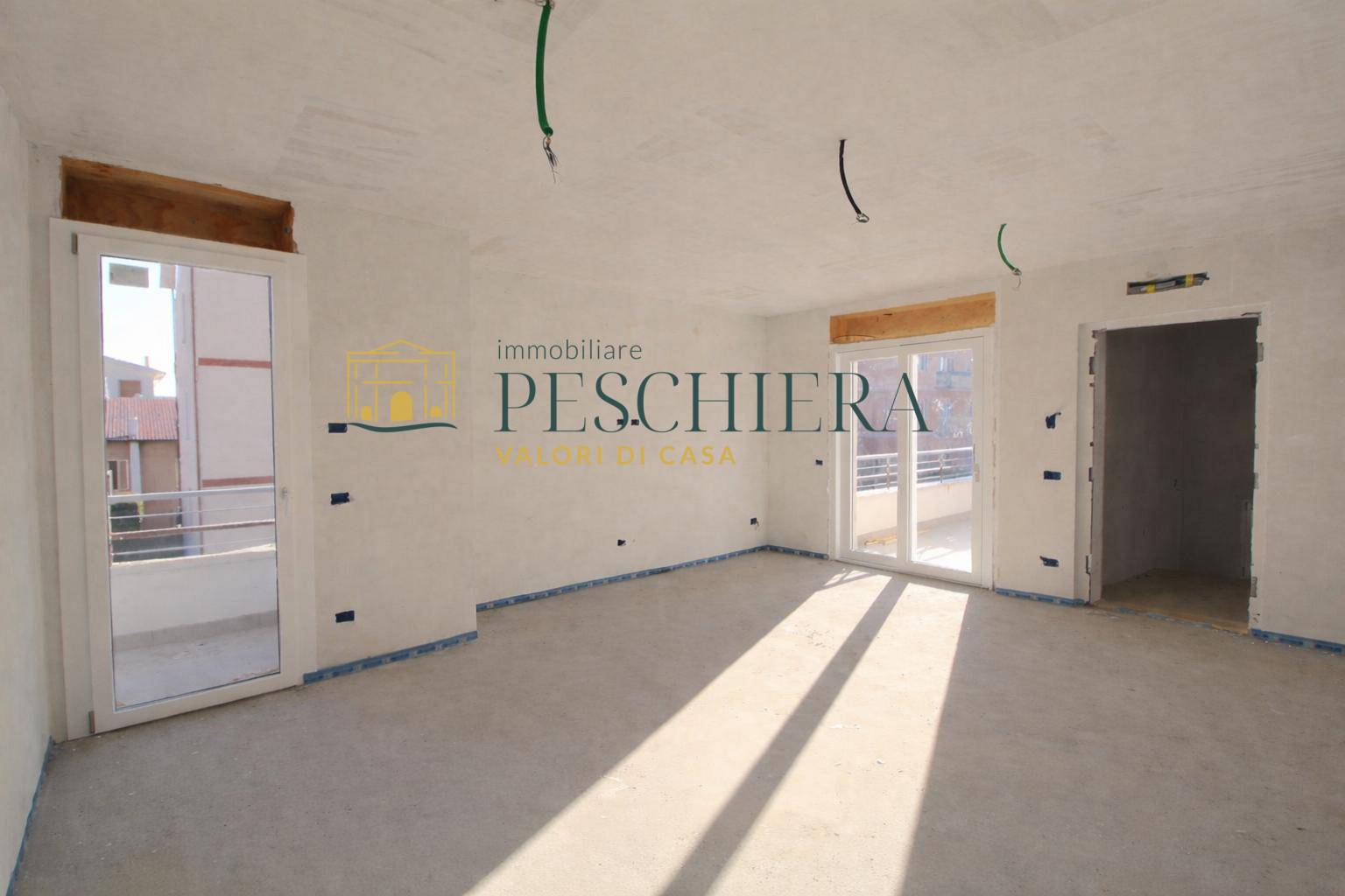 Appartamento in vendita a Peschiera del Garda, Generica